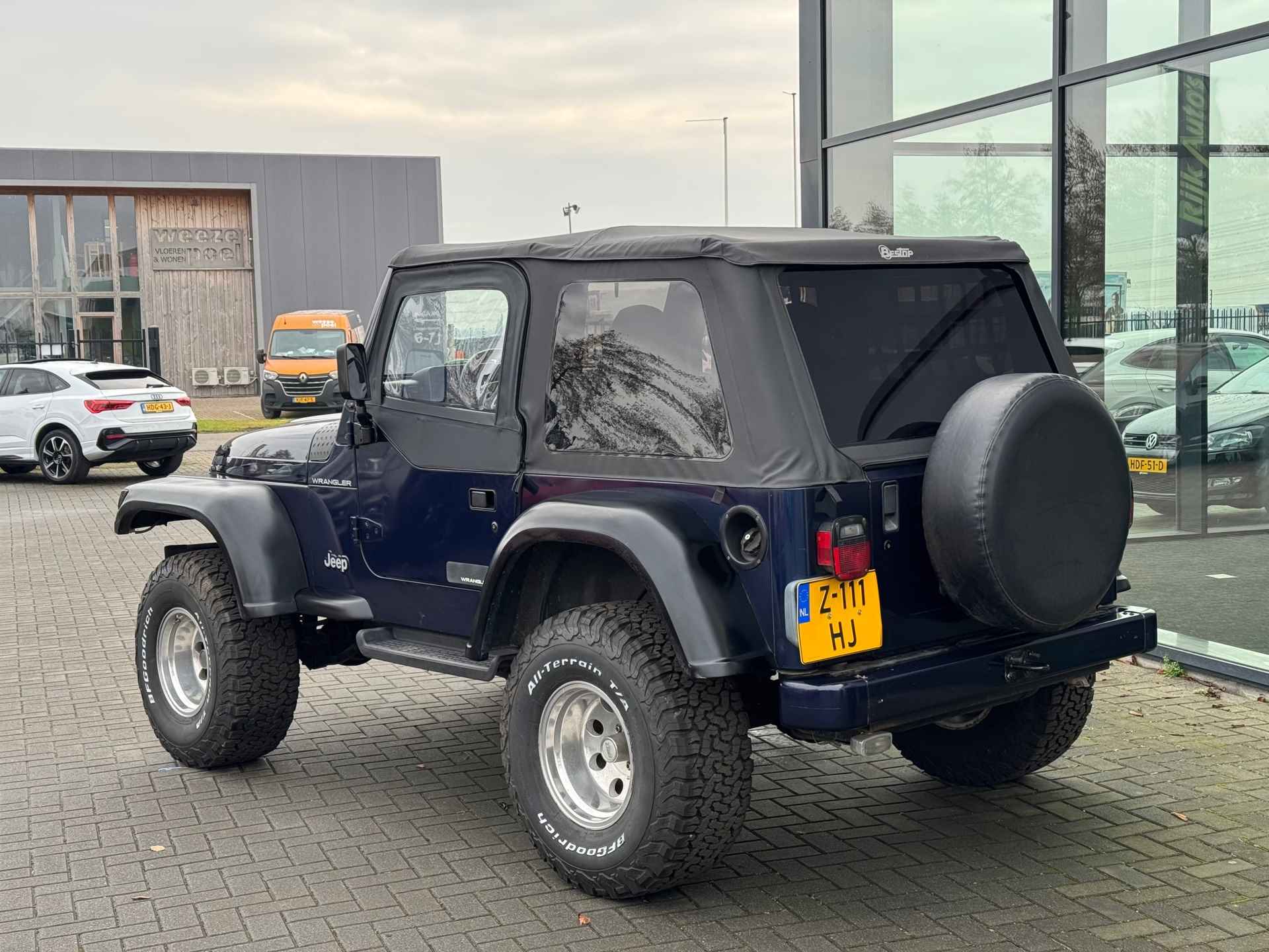 Jeep Wrangler 2.5i Softtop + Hardtop - 14/24