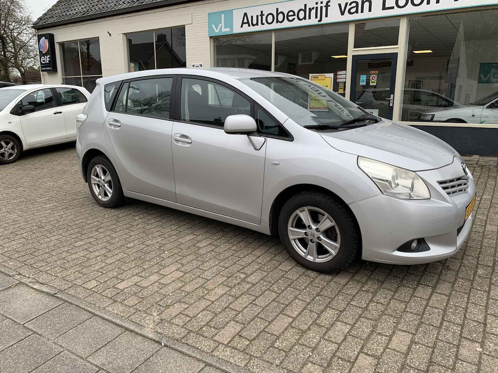 Toyota Verso 1.6 VVT-i Dynamic - 2/27