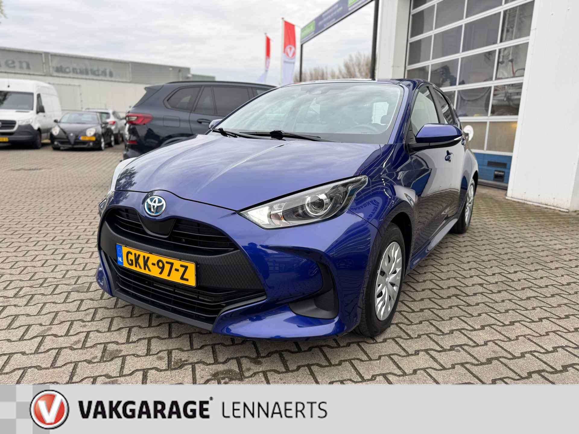 Toyota Yaris 1.5 Hybrid Dynamic 5-drs automaat, Navi, Rijklaarprijs - 2/25