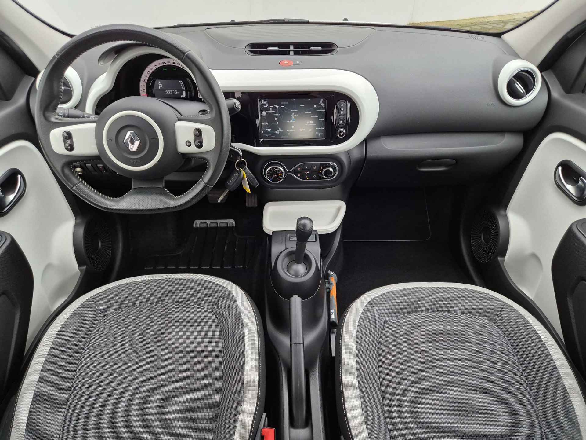 Renault Twingo 1.0 SCe Intens Automaat / 16" Lichtmetalen Velgen / Navigatie / Achterruitrijcamera / All Season Banden / Cruise Control / Climate control / - 2/44