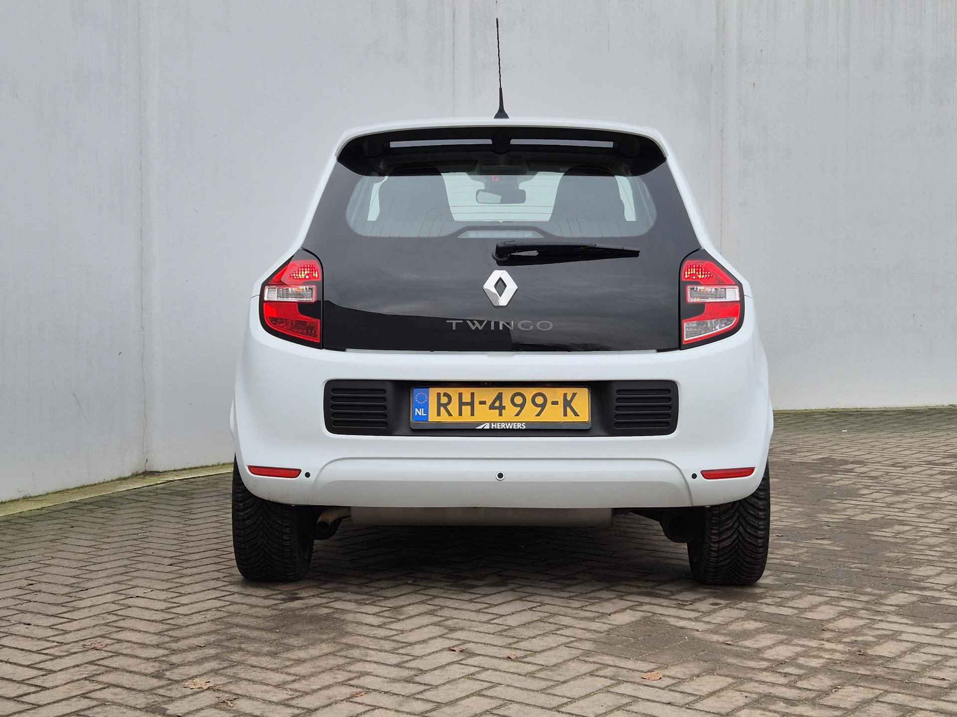 Renault Twingo 1.0 SCe Intens Automaat / 16" Lichtmetalen Velgen / Navigatie / Achterruitrijcamera / All Season Banden / Cruise Control / Climate control / - 31/44