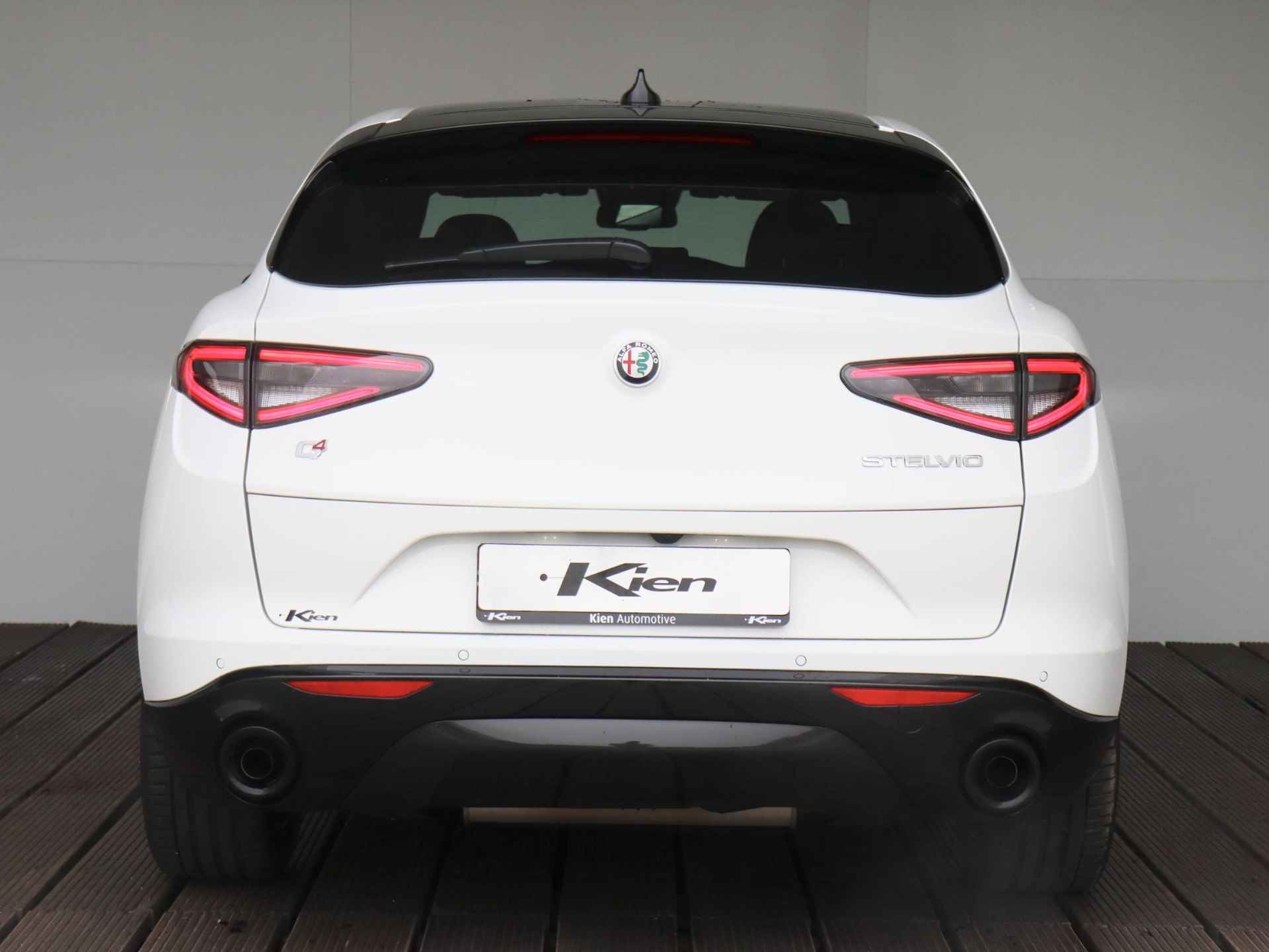 Alfa Romeo Stelvio 2.0 T GME AWD Veloce | Wegklapbare trekhaak 2300kg | Navi | 20"velgen | - 15/42