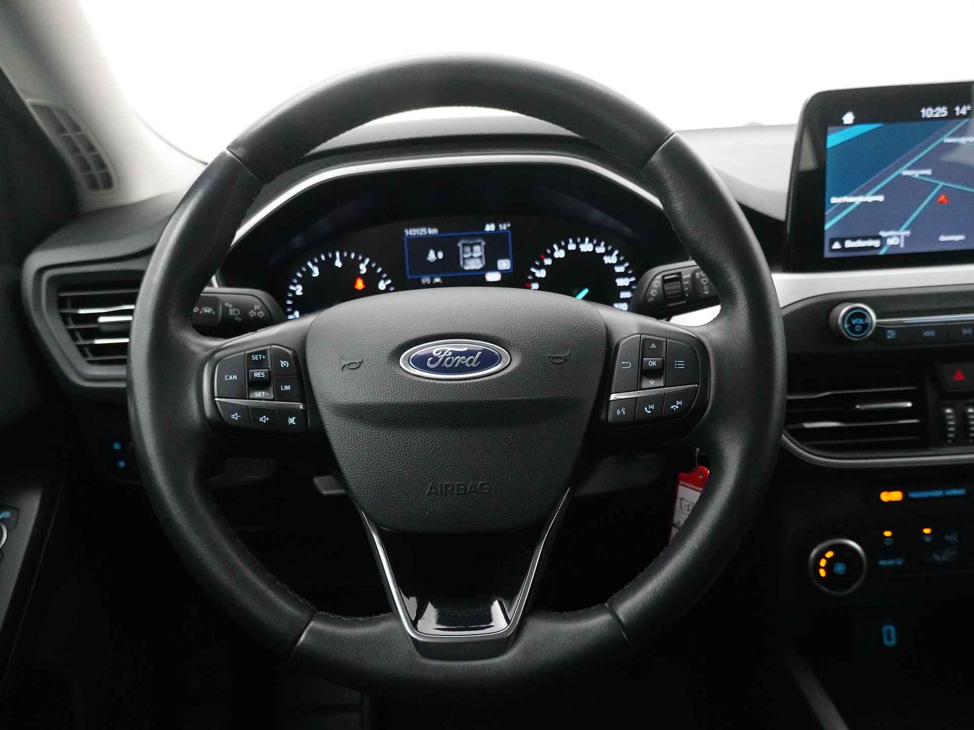 Ford FOCUS Wagon EcoBoost 100 pk Trend Edition | Trekhaak | Navi | Parkeerhulp V+A | Apple Carplay | 4 seiz. banden - 12/20