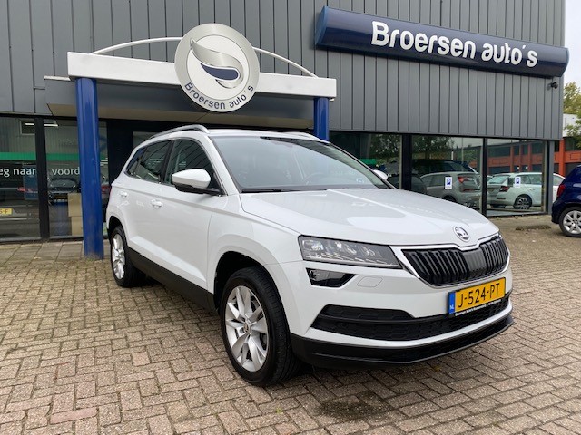 SKODA Karoq 1.0 TSI 115pk Business Edition met Trekhaak, 17" velgen en Smartlink