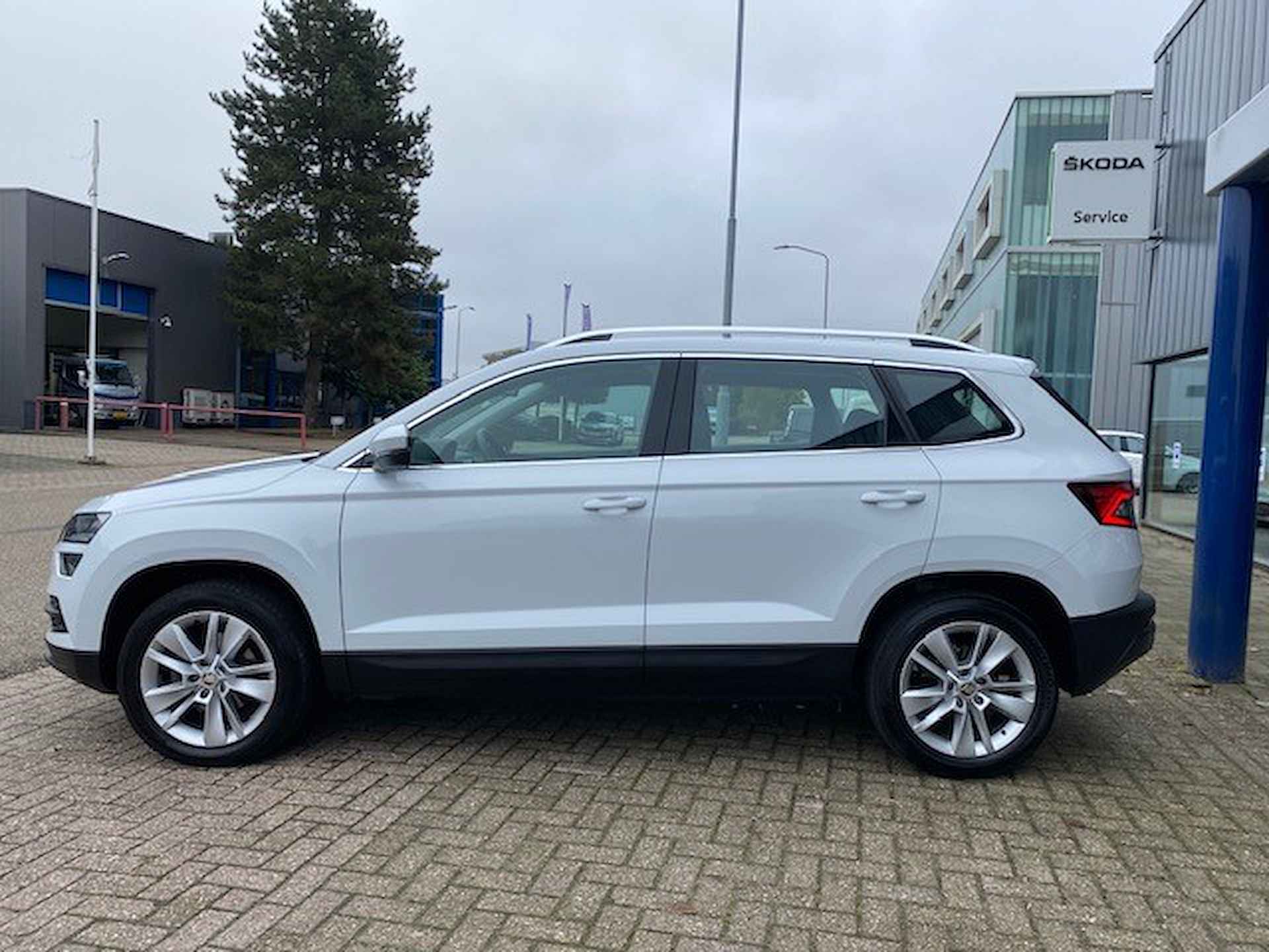 SKODA Karoq 1.0 TSI 115pk Business Edition met Trekhaak, 17" velgen en Smartlink - 5/36