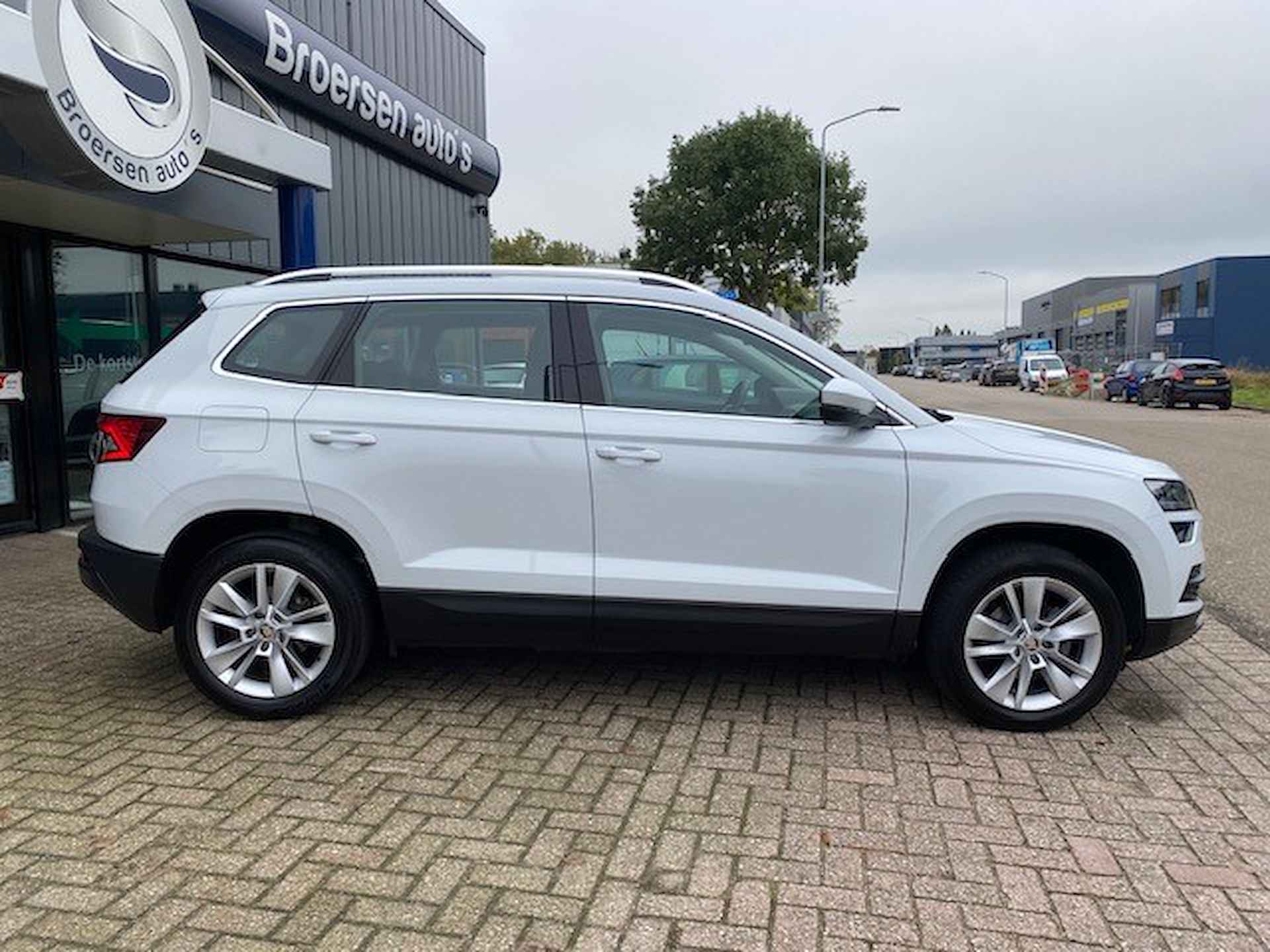 SKODA Karoq 1.0 TSI 115pk Business Edition met Trekhaak, 17" velgen en Smartlink - 11/36