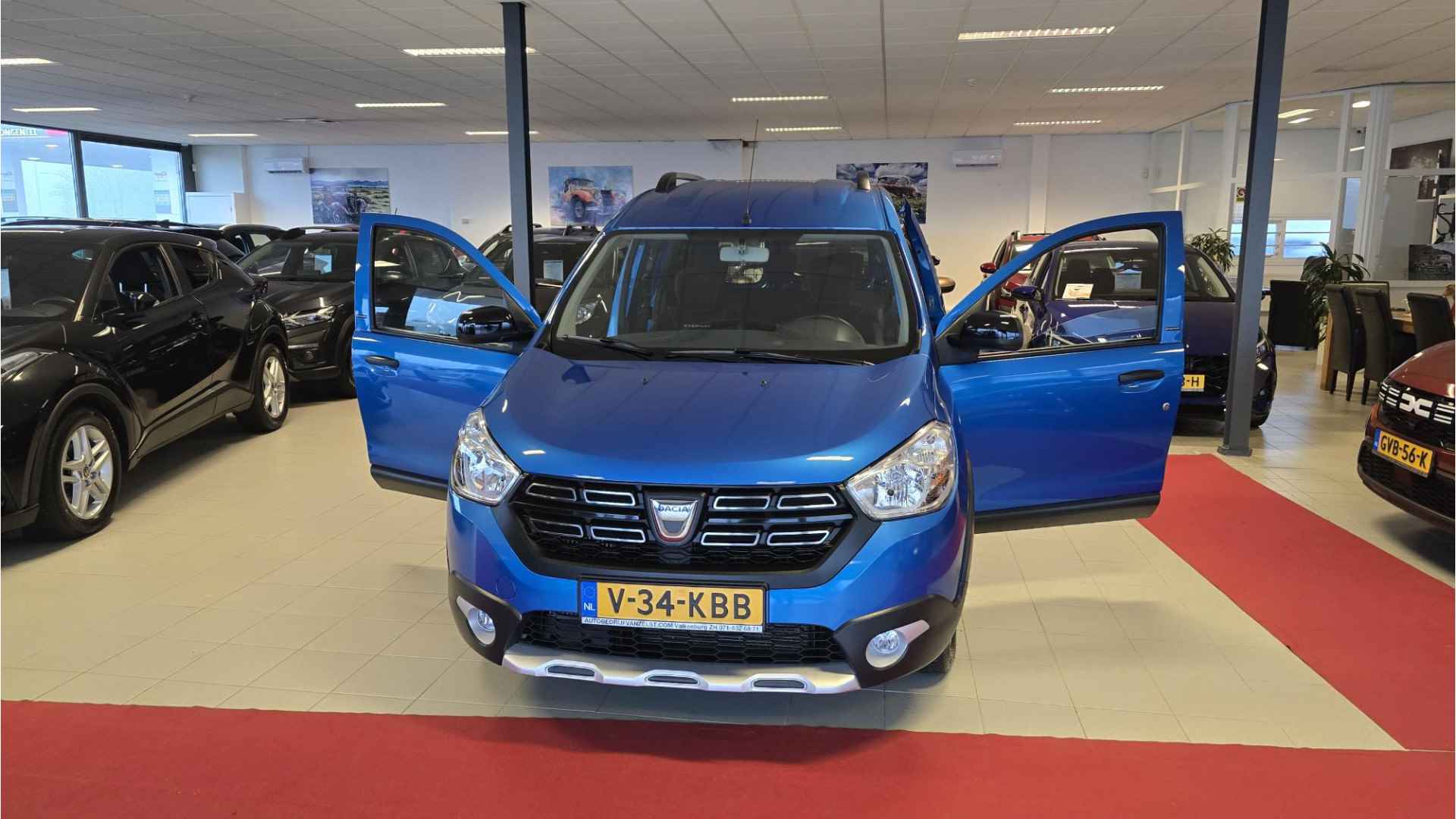 Dacia Dokker Dokker 1.2 TCe S&S Stepway, Airco, Multimediasysteem, Navigatie, Bluetooth, Cruise control, Stoelverwarming, Elektrische ramen en spiegels, Parkeersensoren, Trekhaak, Nette auto, BOVAG GARANTIE - 12/27