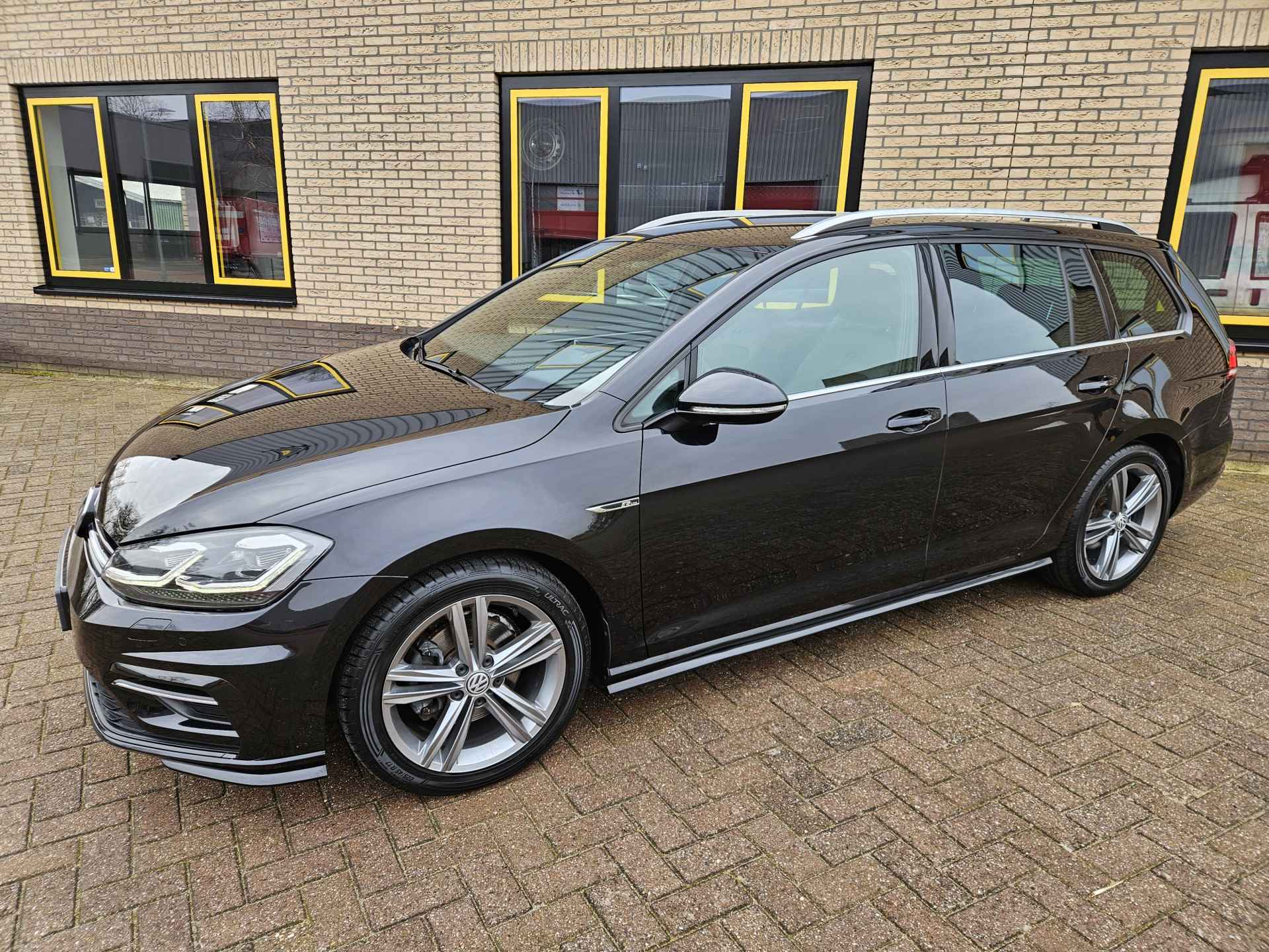 Volkswagen GOLF Variant 1.5 TSI Highline Business R Line Variant DSG - 8/34