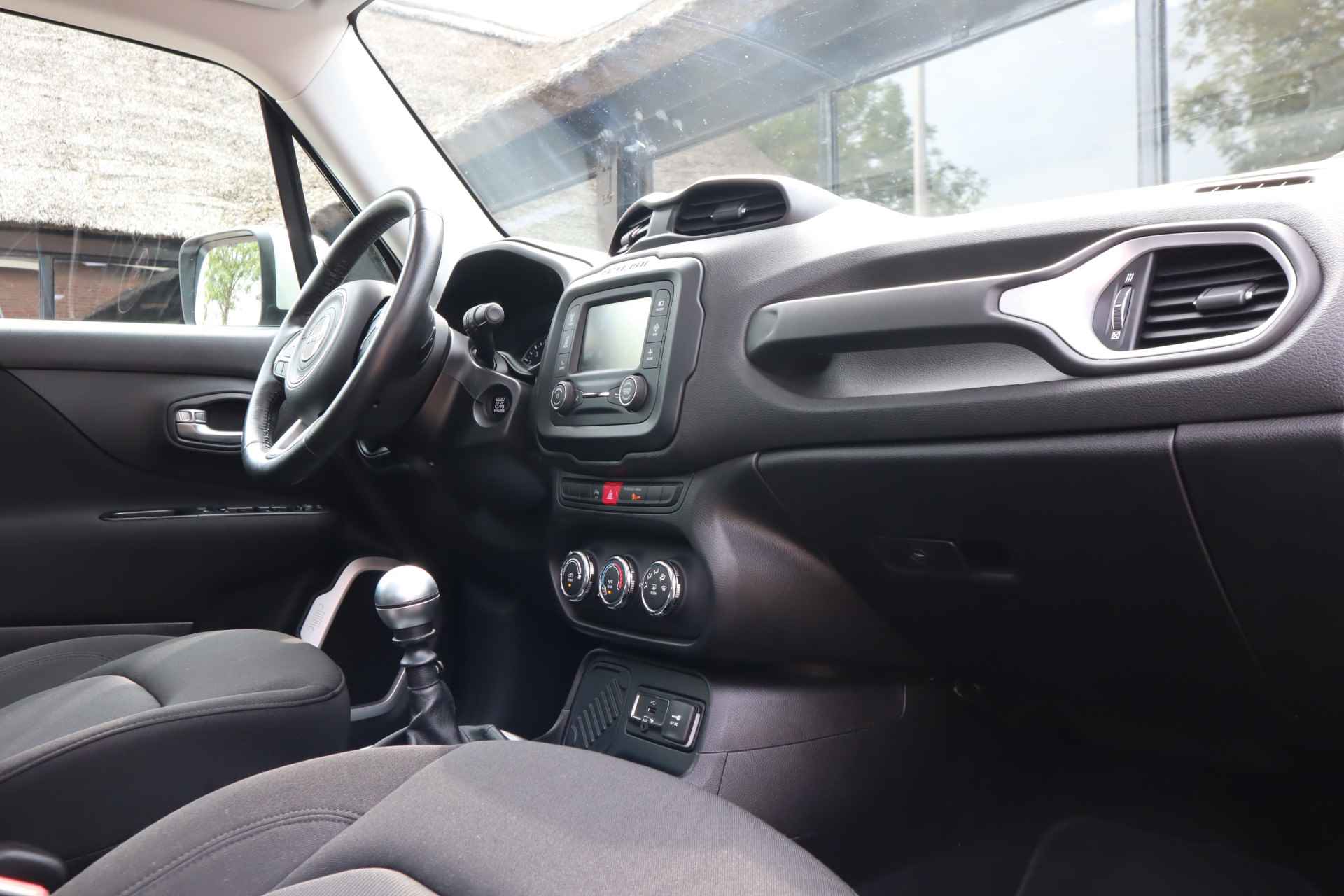 Jeep Renegade 1.4 Freedom | Trekhaak | Panoramadak | Navigatie | Keyless | Reservewiel - 13/41