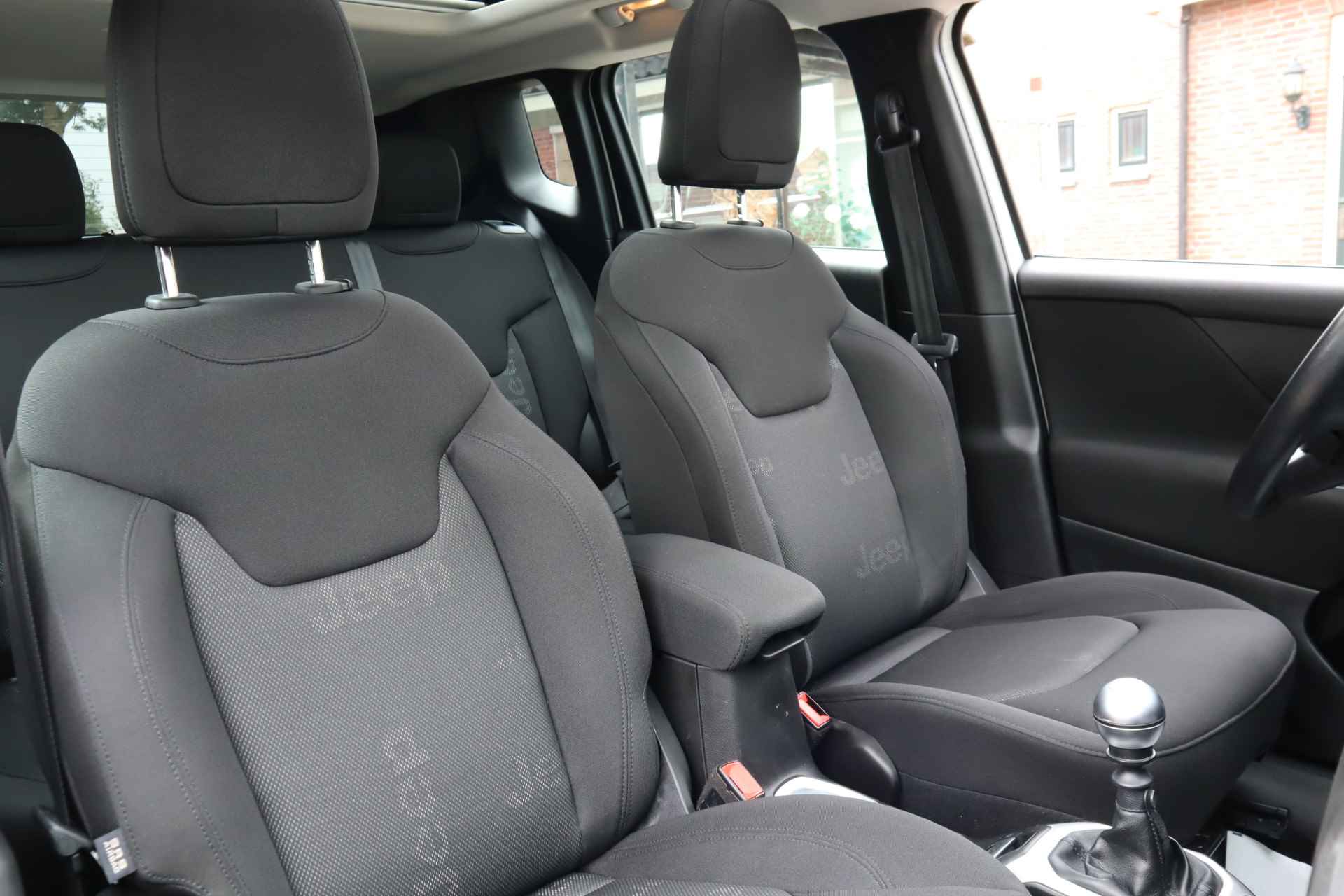 Jeep Renegade 1.4 Freedom | Trekhaak | Panoramadak | Navigatie | Keyless | Reservewiel - 25/41