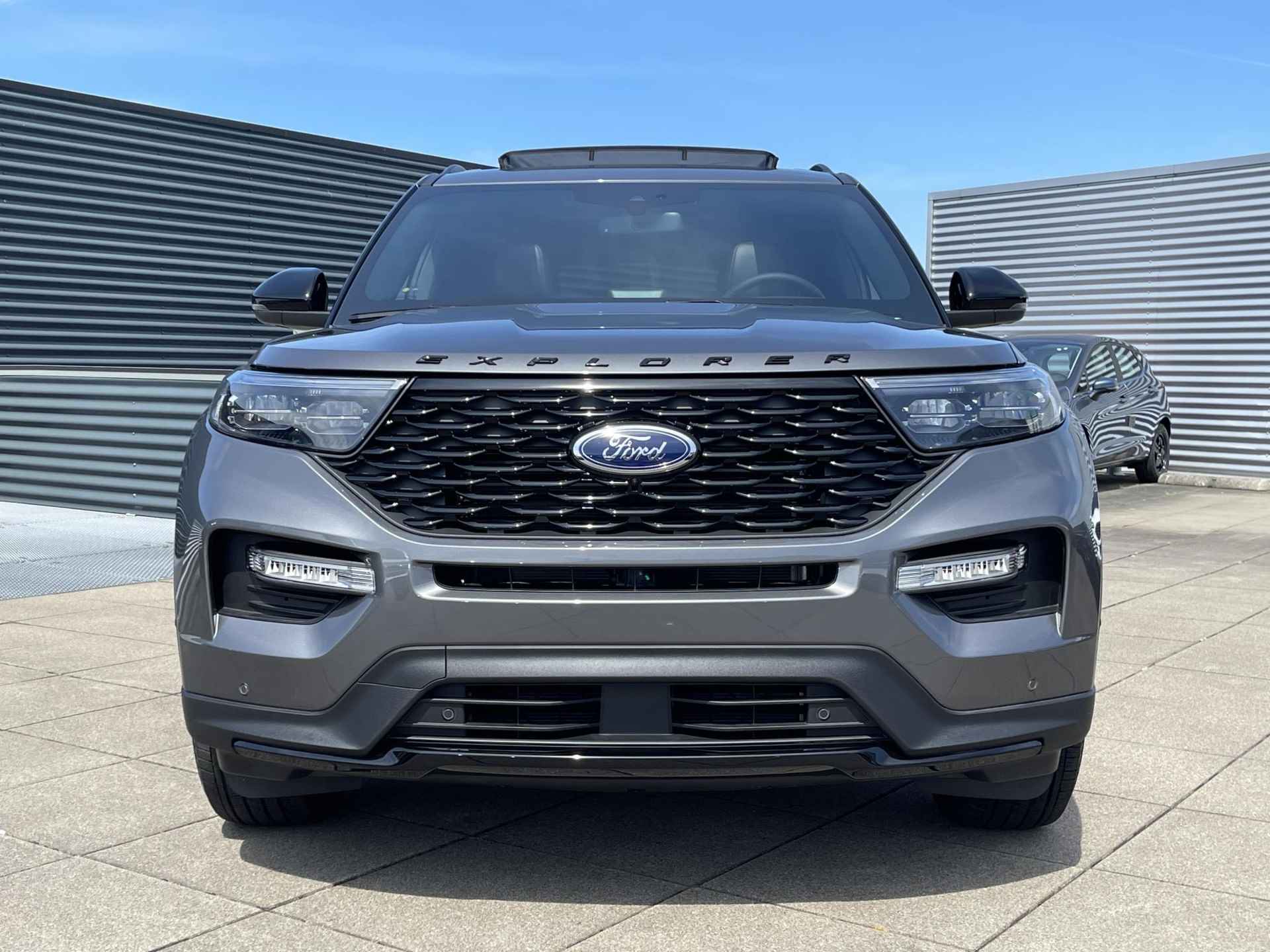 Ford Explorer 3.0 V6 EcoBoost PHEV ST-Line - 2/32