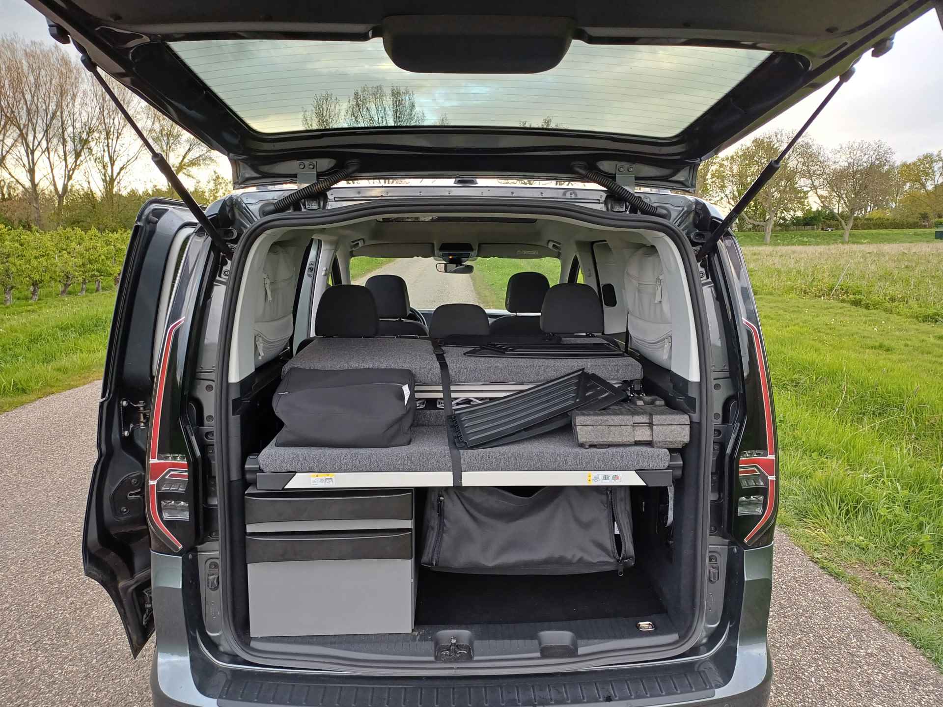 Volkswagen Caddy 1.4 TSI 5p California Camper Camper | Nieuwstaat! | Pano dak | LED | Digi Dash | Camera | Trekh - 27/56