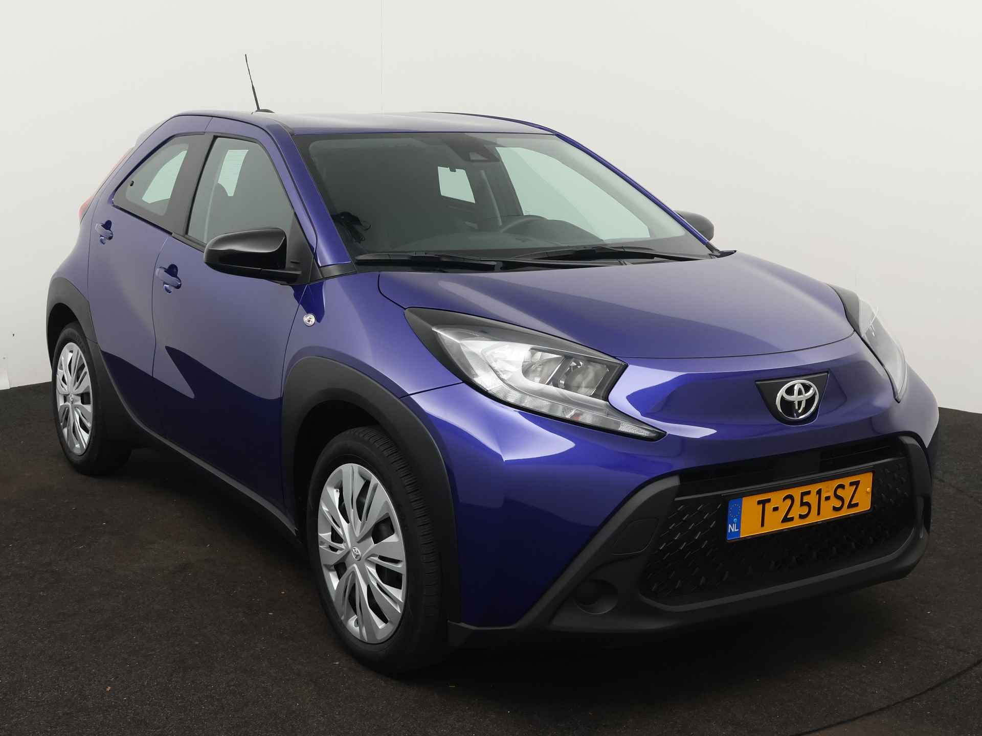 Toyota Aygo X 1.0 VVT-i MT play - 29/40