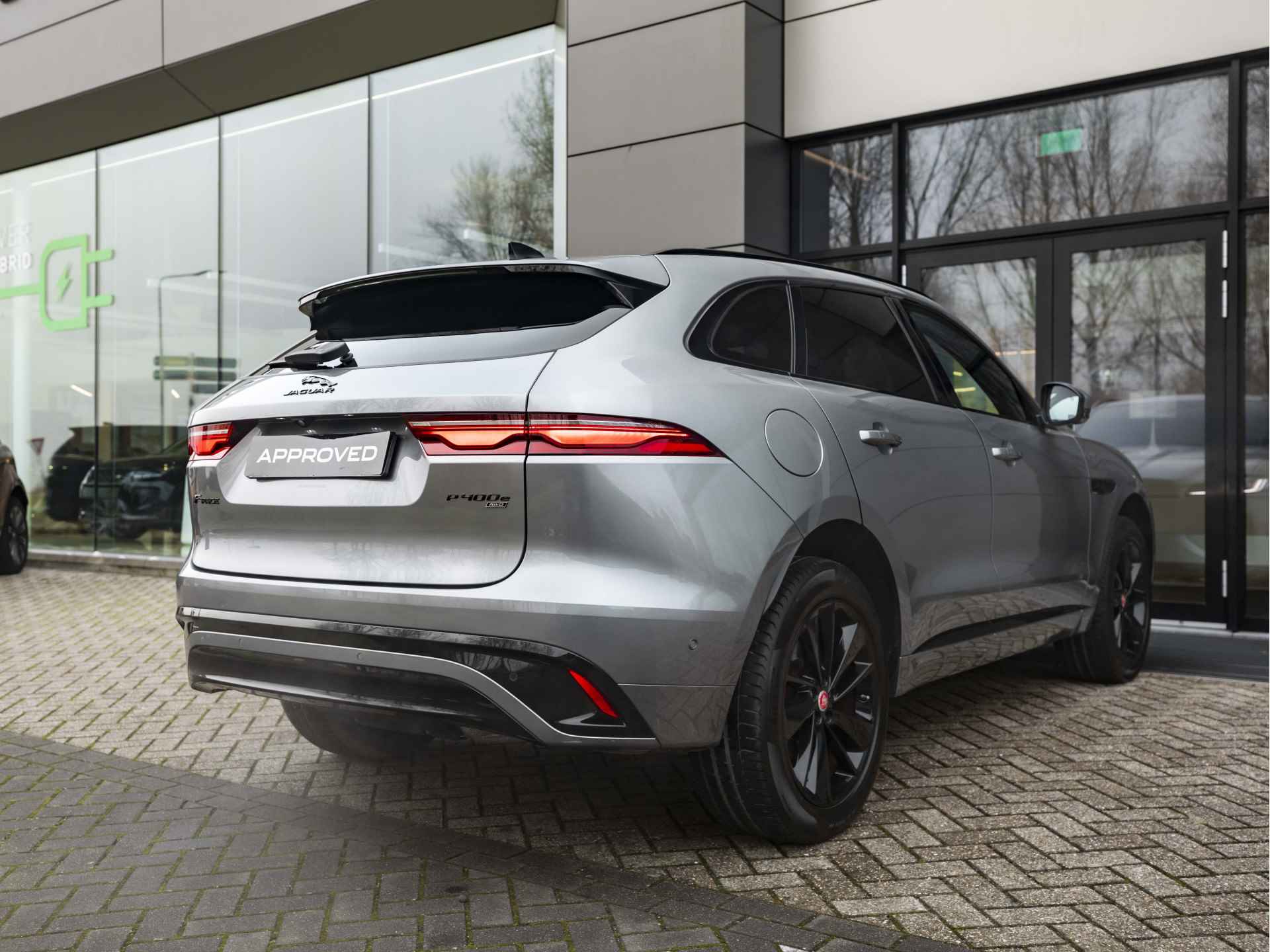 Jaguar F-Pace P400e PHEV R-Dynamic S Cold Climate Pack| Black Pack| Driver Assistance Pack| - 3/60