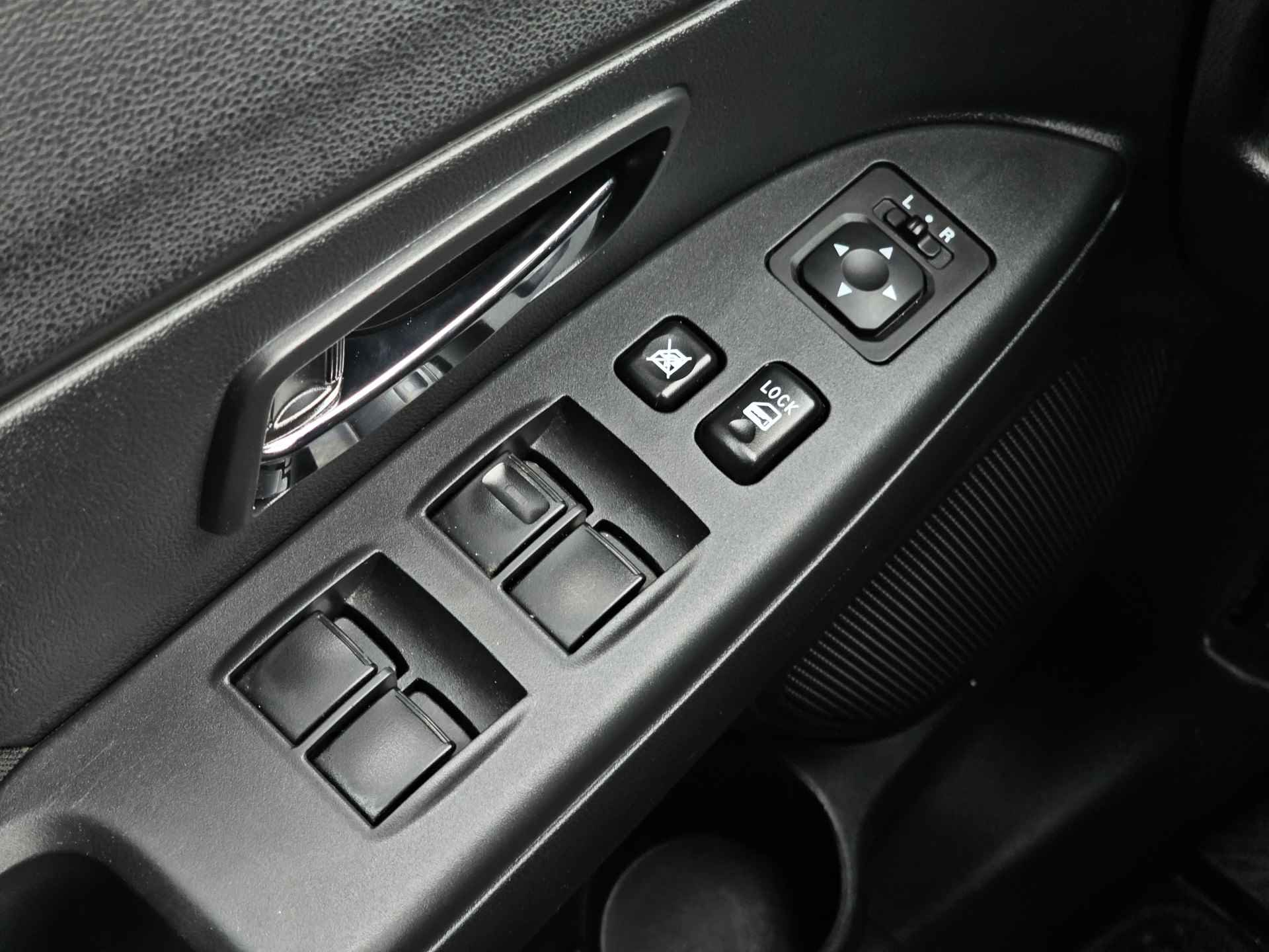Mitsubishi ASX 1.6 117pk Cleartec Life | Apple Carplay/Andrfoid Auto | Climat Control | LM velgen  | Trekhaak | incl. Bovag rijklaarpakket met 12 maanden garantie | - 18/29