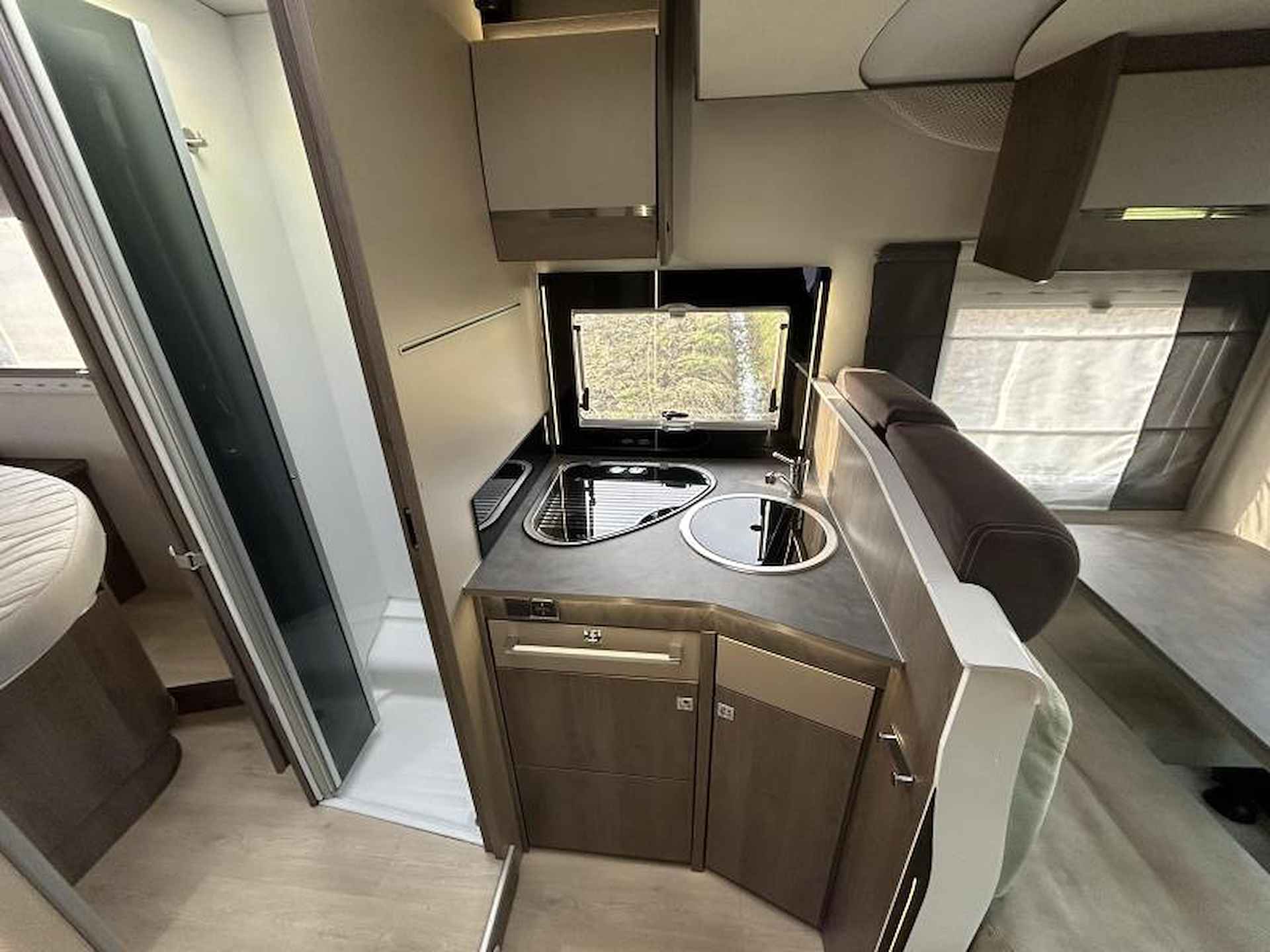 Chausson Titanium 758 2x Airco, Omvormer 2000W - 9/25