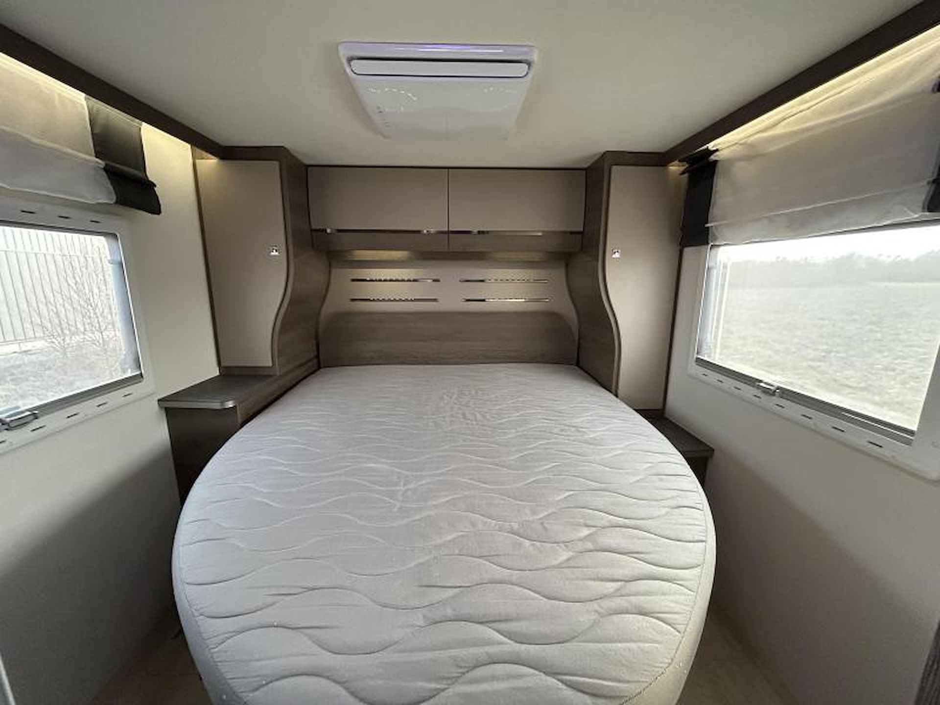 Chausson Titanium 758 2x Airco, Omvormer 2000W - 10/25