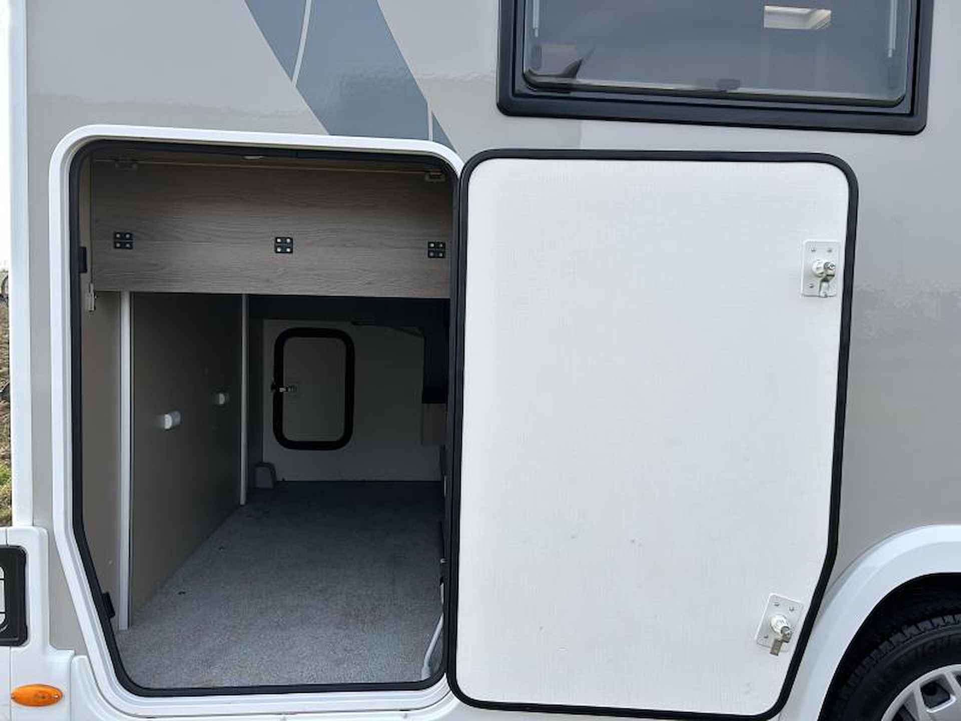 Chausson Titanium 758 2x Airco, Omvormer 2000W - 25/25