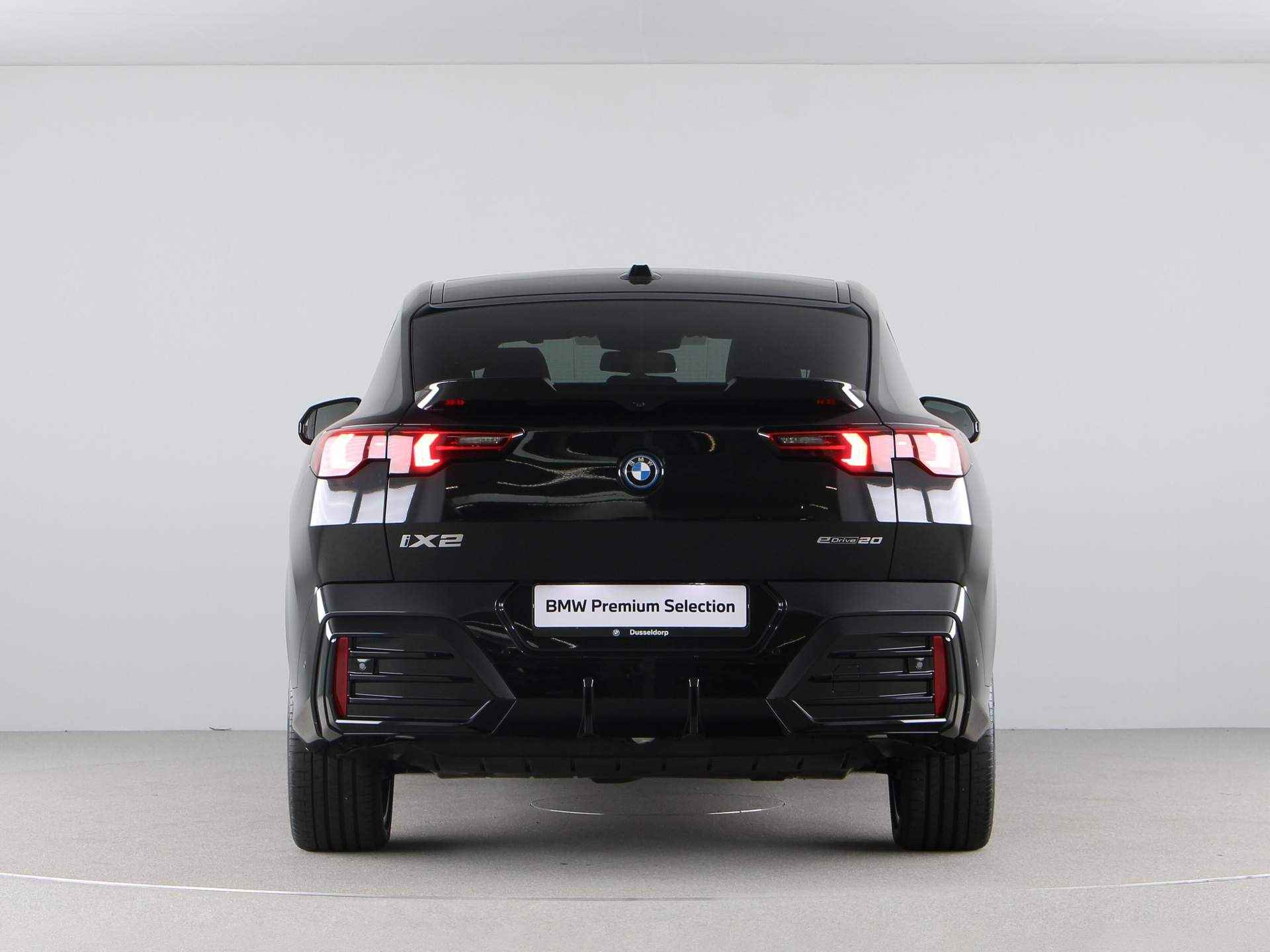 BMW iX2 eDrive20 M-Sport Pro - 10/22