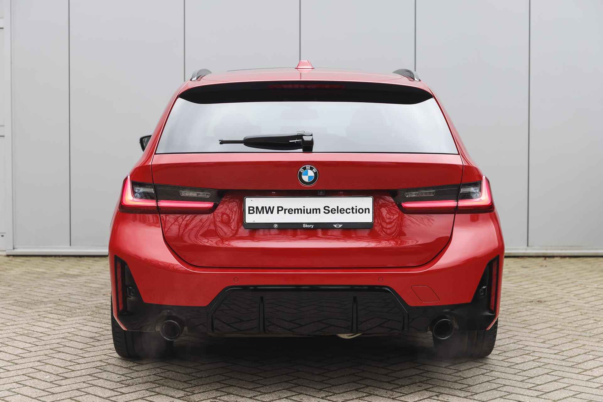 BMW 3 Serie Touring 318i M Sport Automaat / Panoramadak / Trekhaak / Adaptieve LED / Sportstoelen / Parking Assistant / Widescreen Display / Leder - 8/35