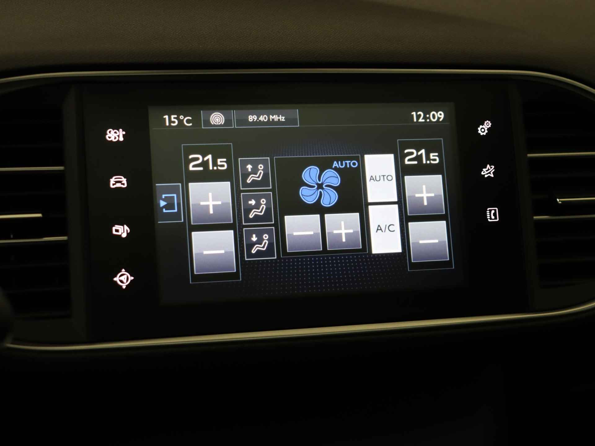 Peugeot 308 1.2 PureTech Blue Lease Premium | Navigatie | Panorama dak | Climate Control - 19/34