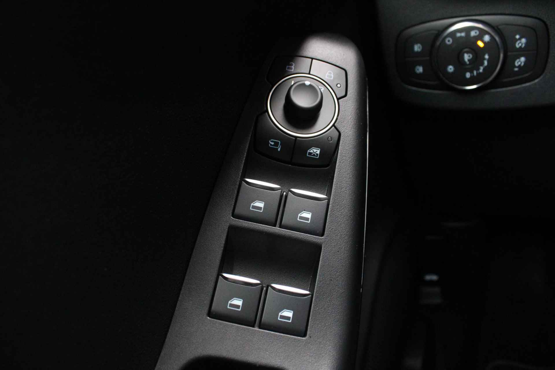 Ford Puma 1.0 EcoBoost Titanium X Automaat | Trekhaak | Adaptive cruise control | Winter pack | Dodehoeksensoren | Half leder - 19/38
