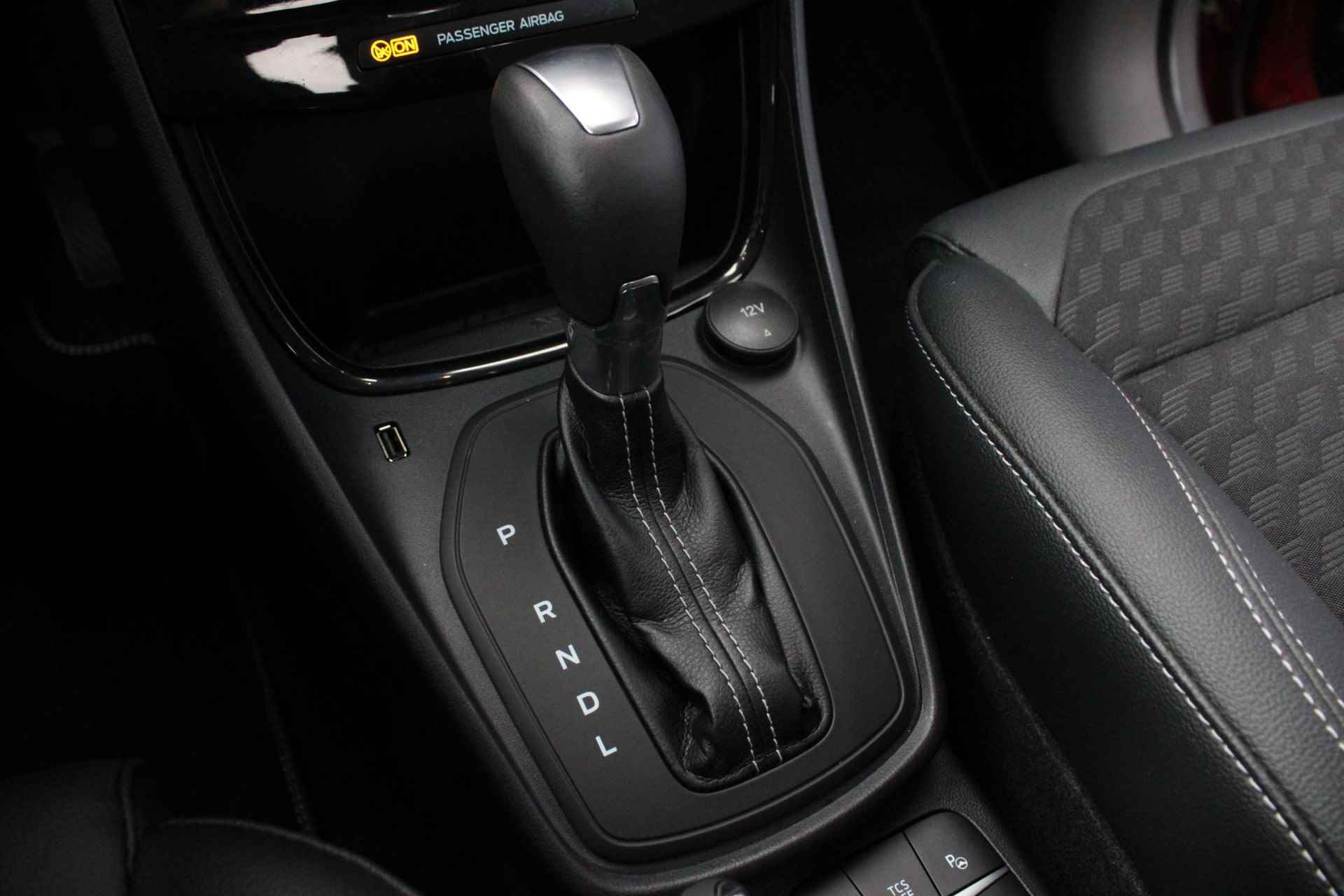 Ford Puma 1.0 EcoBoost Titanium X Automaat | Trekhaak | Adaptive cruise control | Winter pack | Dodehoeksensoren | Half leder - 28/38