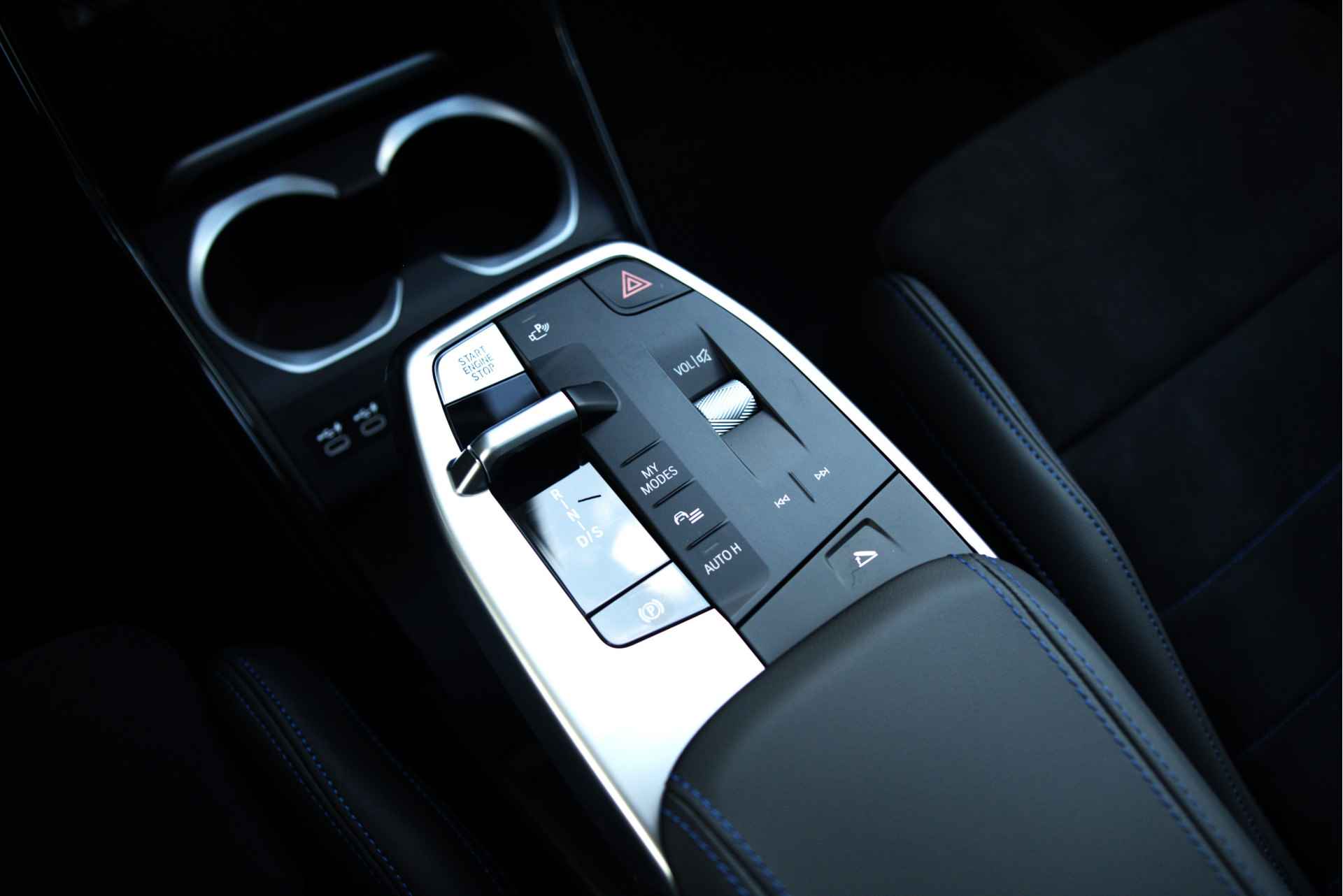 BMW X1 sDrive18i M Sport Automaat / Panoramadak / Trekhaak / Adaptieve LED / M Adaptief onderstel / Sportstoelen / Parking Assistant / Harman-Kardon / Comfort Access - 19/32