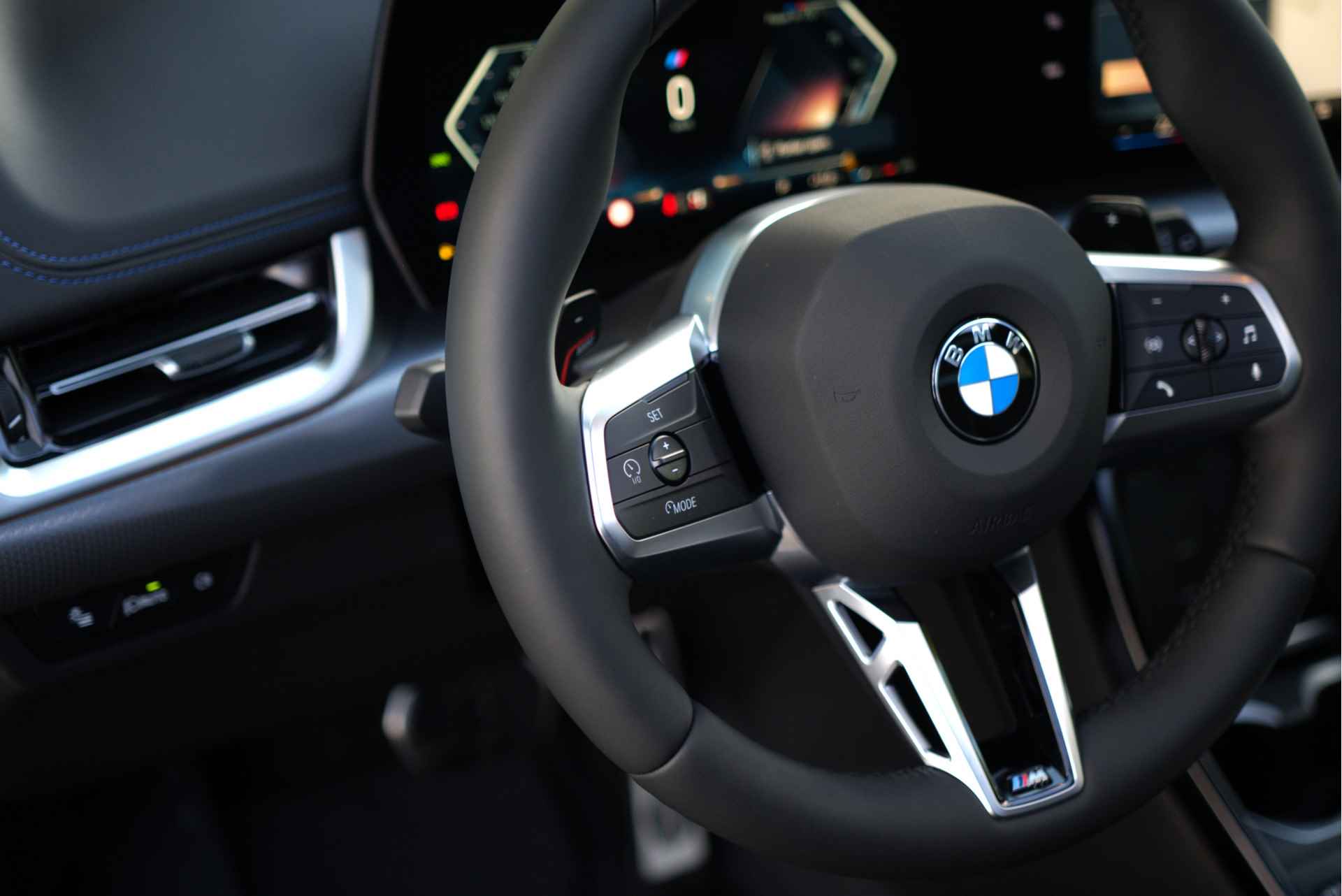 BMW X1 sDrive18i M Sport Automaat / Panoramadak / Trekhaak / Adaptieve LED / M Adaptief onderstel / Sportstoelen / Parking Assistant / Harman-Kardon / Comfort Access - 24/32