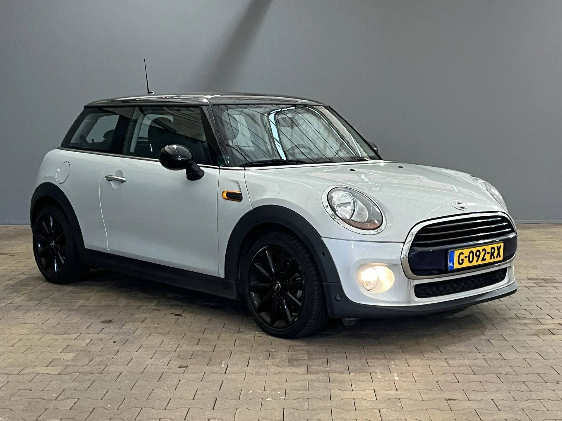 MINI Mini 1.5 Cooper Chili | Led | Stoelverwarming | Cruise | Lmv 17'' | Pdc V+A |