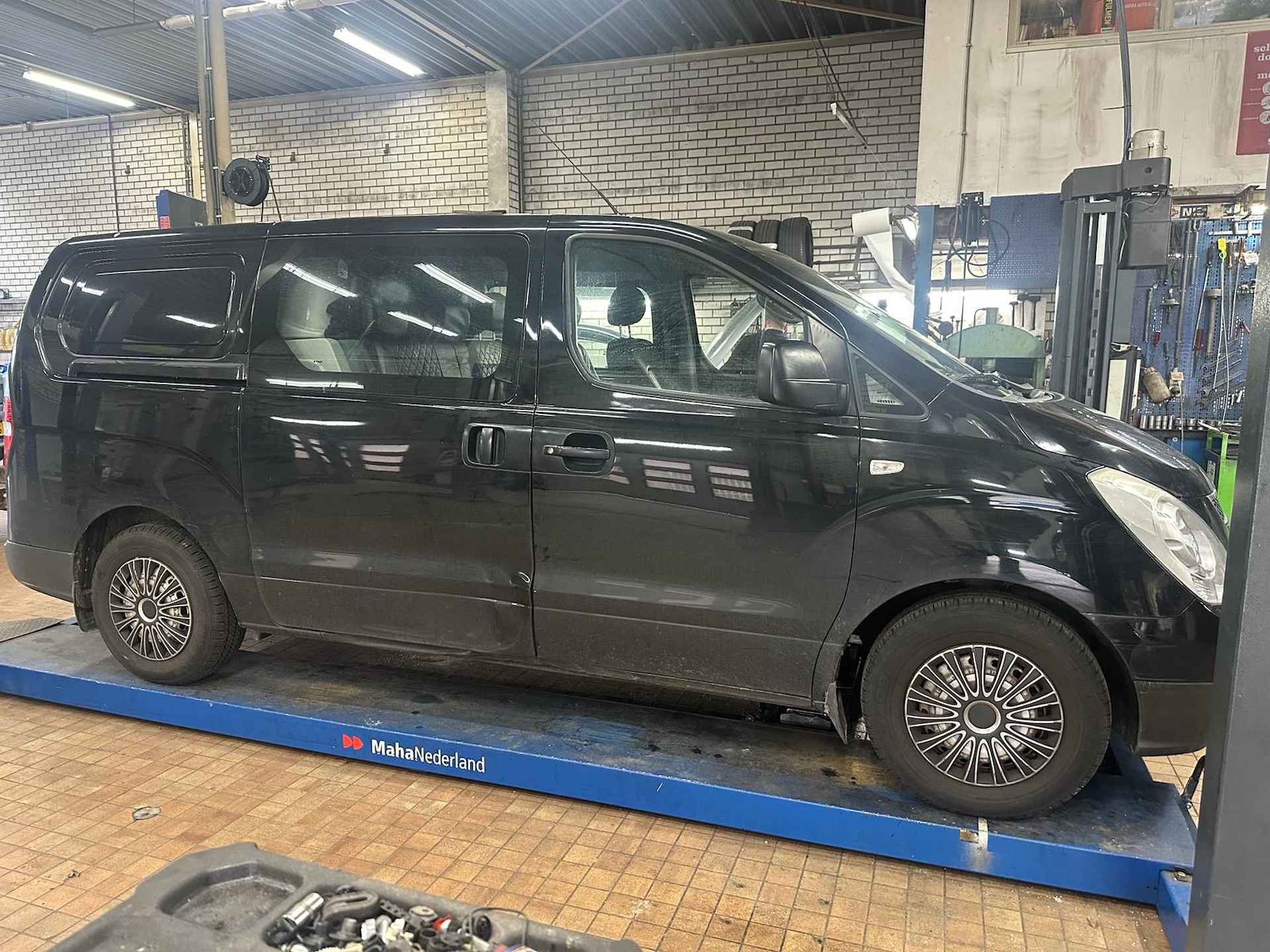 Hyundai H300 2.5 CRDI WGT 85KW GBDC MOTORSCHADE - 1/10