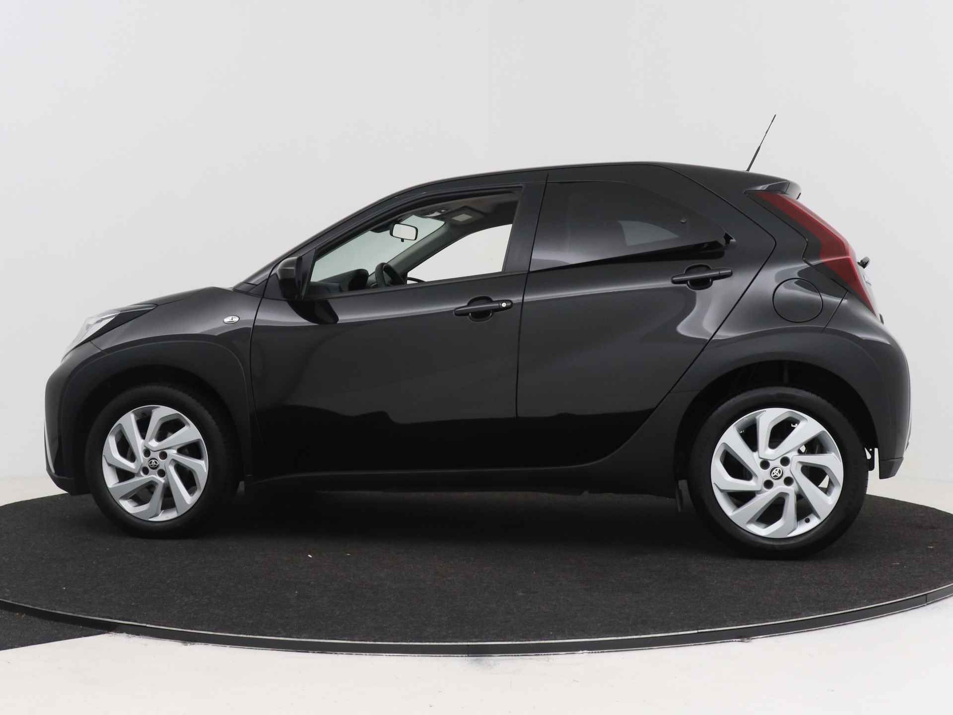 Toyota Aygo X 1.0 VVT-i S-CVT first | LM velgen | Camera | Climate Control | Cruise Control Adaptief | - 26/39