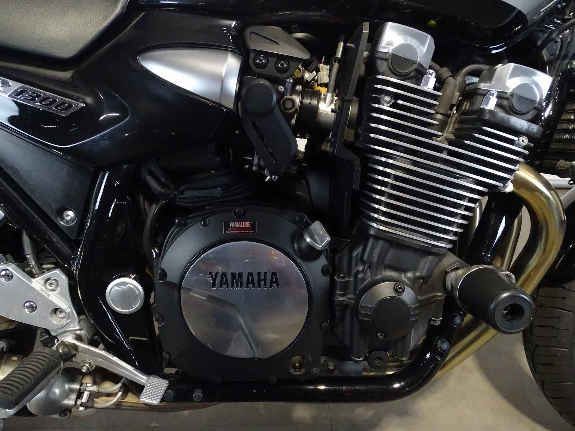 Yamaha XJR 1300 - 6/11