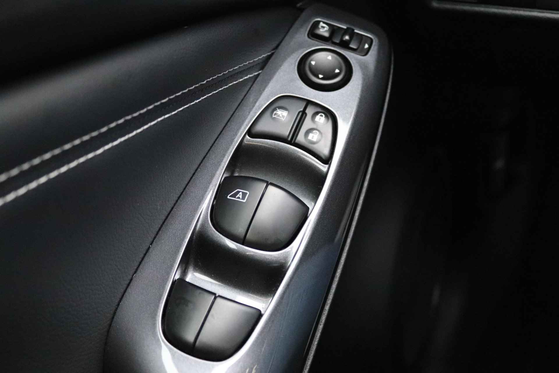 Nissan Juke 1.0 DIG-T 114 DCT7 N-Design | Automaat | Navigatie | Apple Carplay | Climate Control | Camera | Parkeersensoren | LMV 19" | Two-Tone - 26/30