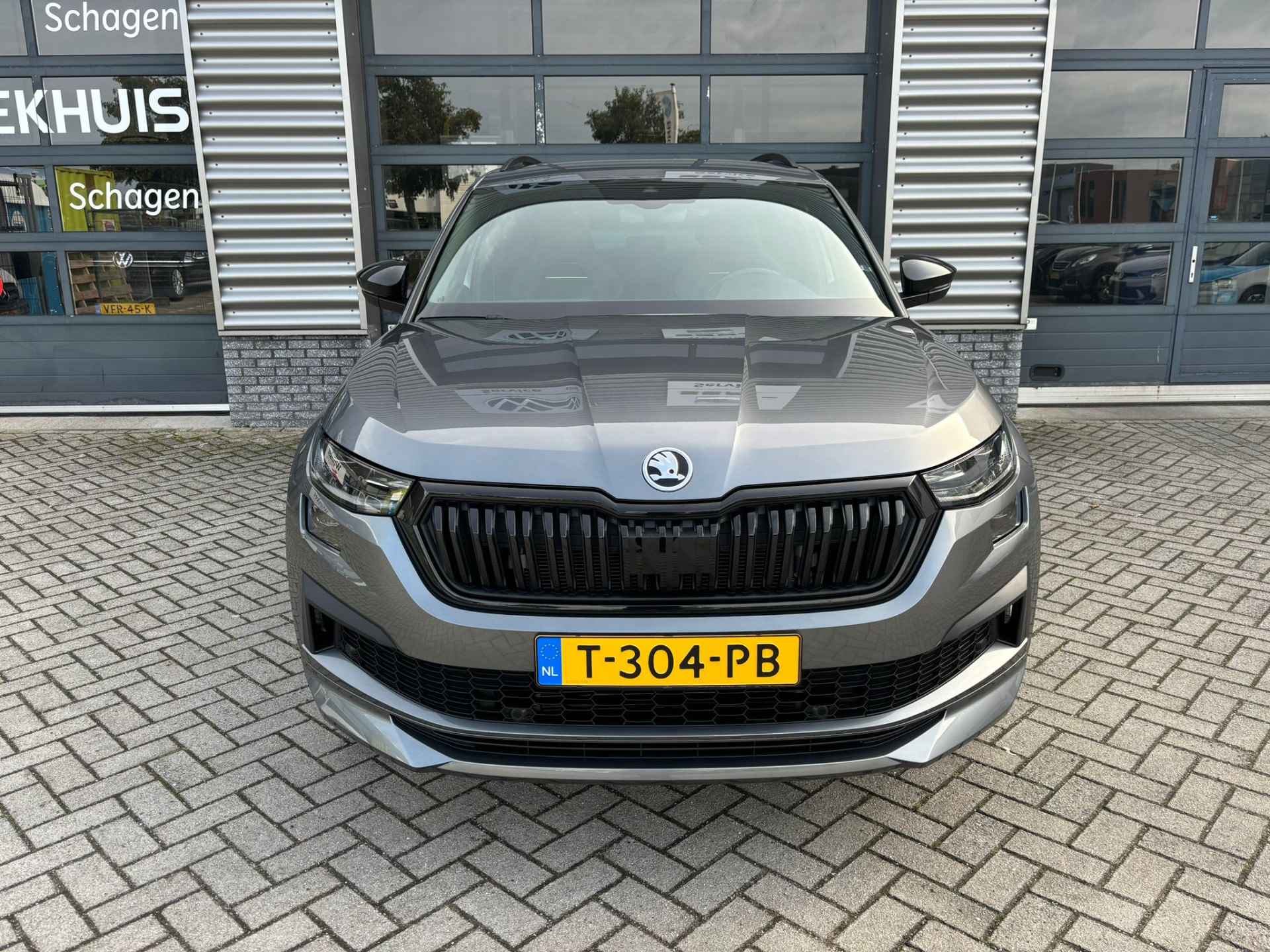 Škoda Kodiaq 1.5 TSI 150 pk Sportline Business 7p. 7-DSG | Panorama schuifdak elektrisch | Trekhaak wegklapbaar | Elektrische geheugen stoele - 4/31