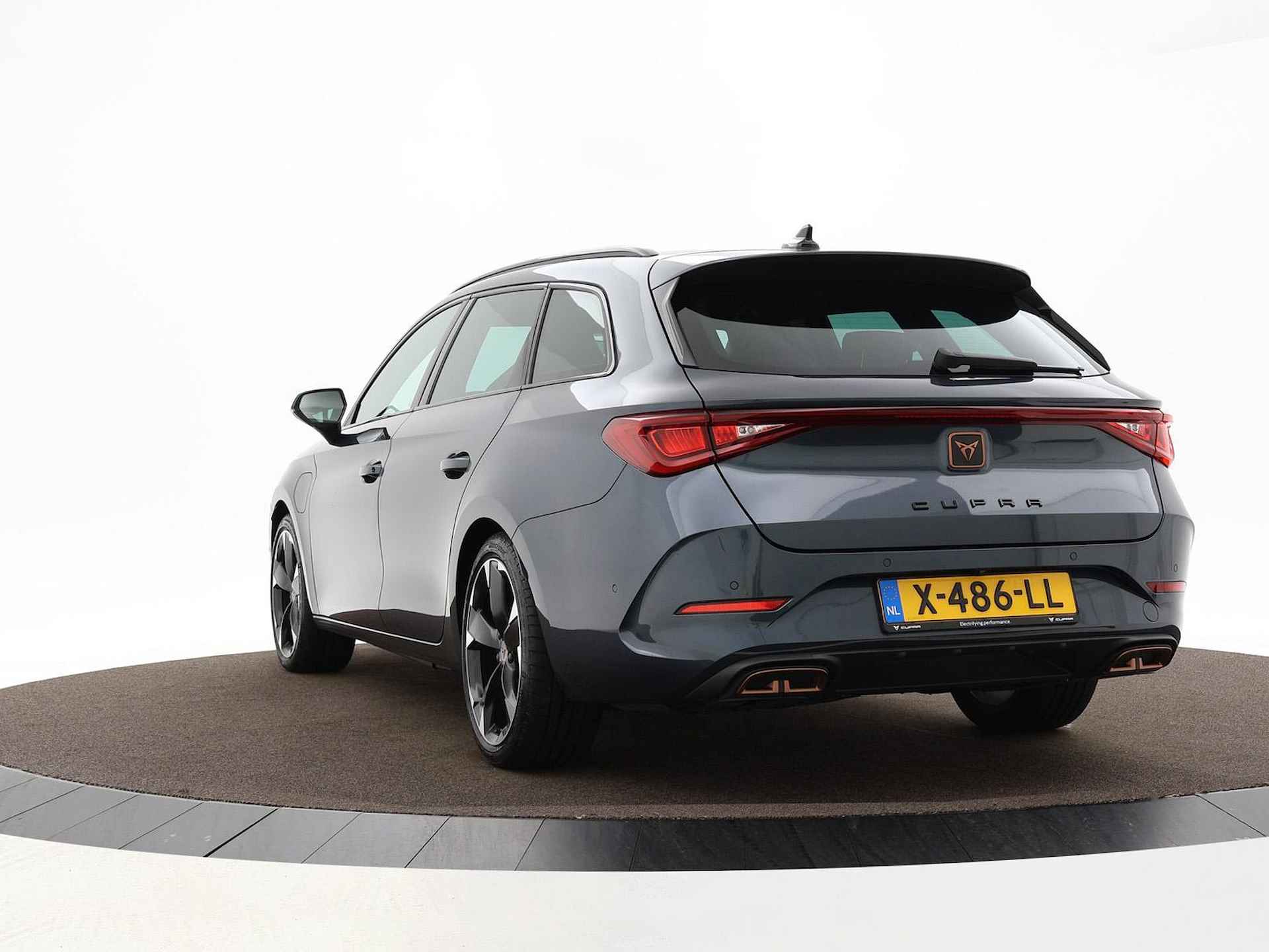 CUPRA Leon Sportstourer 1.4 TSI PHEV 204pk DSG e-Hybrid Business · Keyless · Full-Link · Alarm · Camera · Side Assist · 18'' Inch · Garantie t/m 19-12-2027 of 100.000km - 37/44