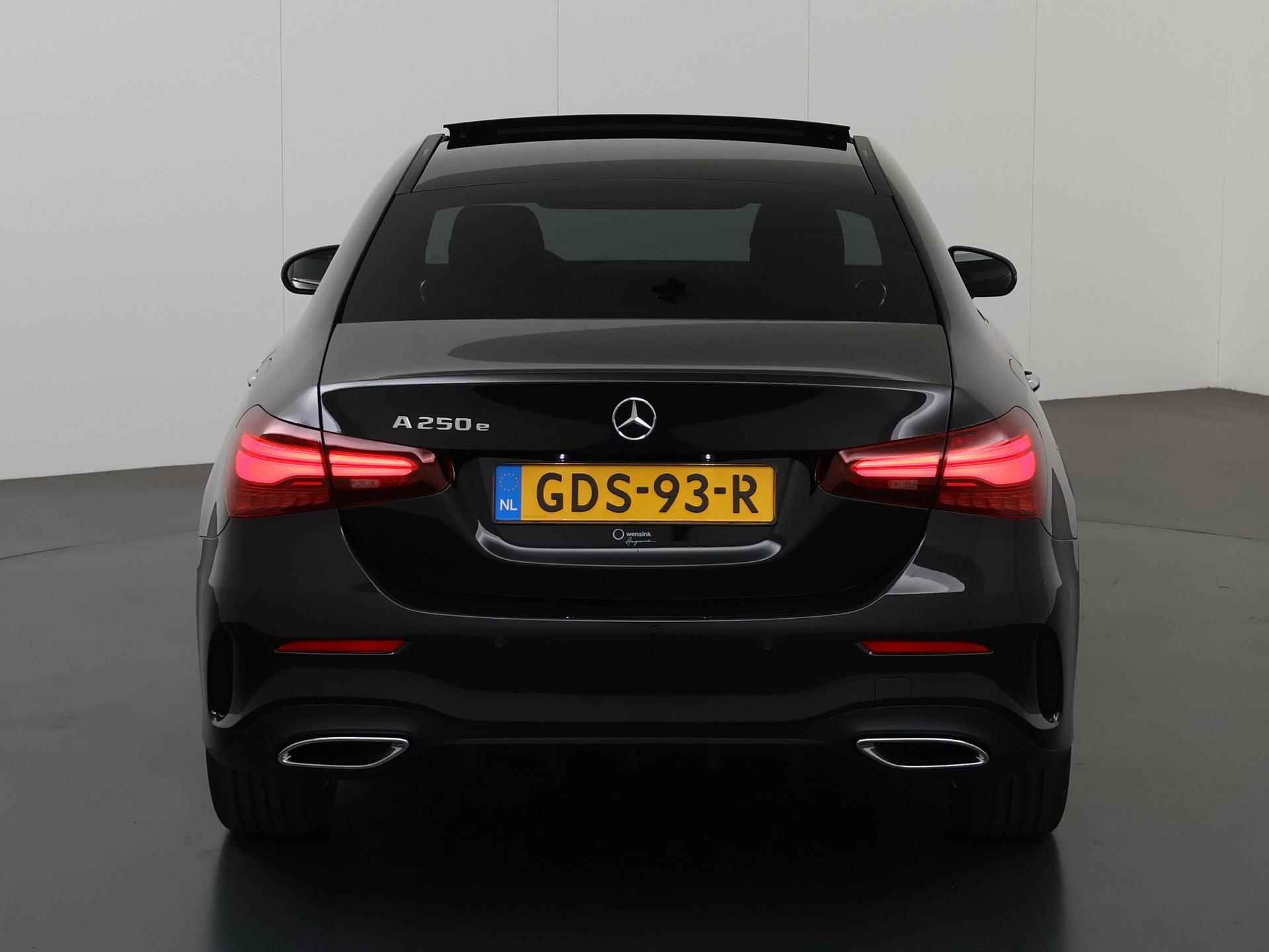 Mercedes-Benz A-klasse 250 e Star Edition AMG Line | Adaptieve Cruise Control | Camera | Wide Screen | Sportstoelen | DAB | Dodehoek detectie | Navigatie | High Performance LED | - 5/45