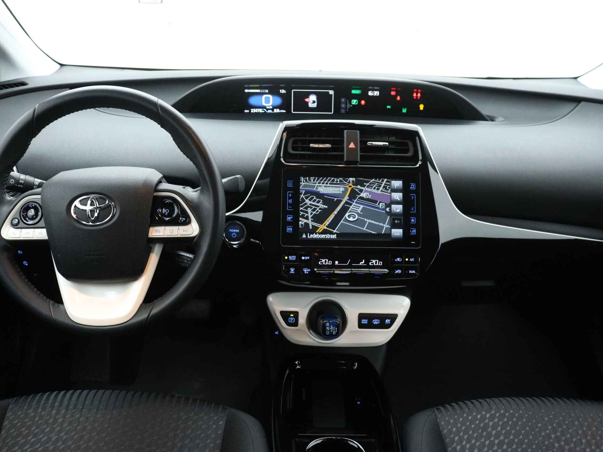 Toyota Prius 1.8 Plug-in Hybrid Dynamic Limited | Navigatie | Camera | LM Velgen | - 6/44