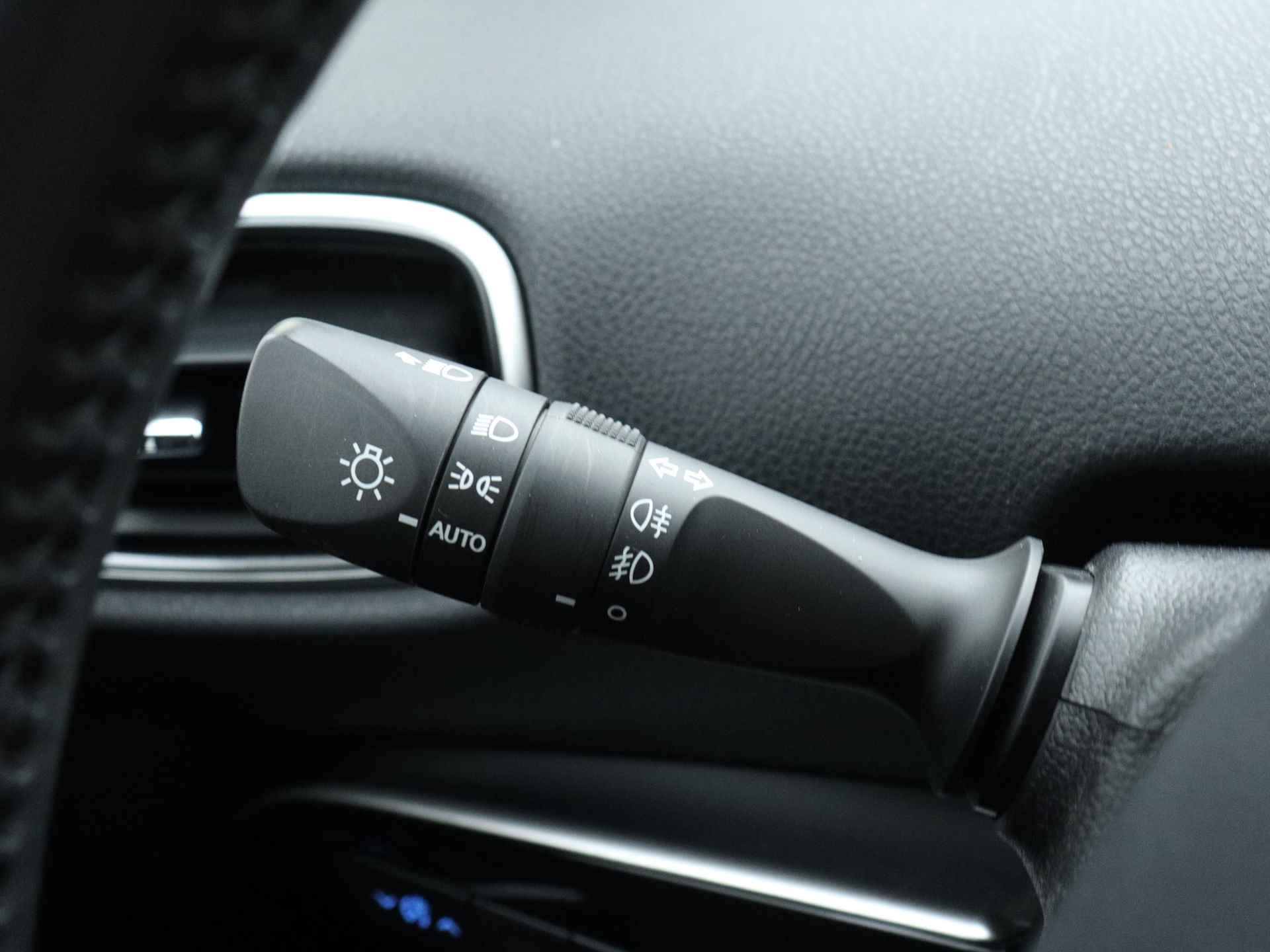 Toyota Prius 1.8 Plug-in Hybrid Dynamic Limited | Navigatie | Camera | LM Velgen | - 24/44