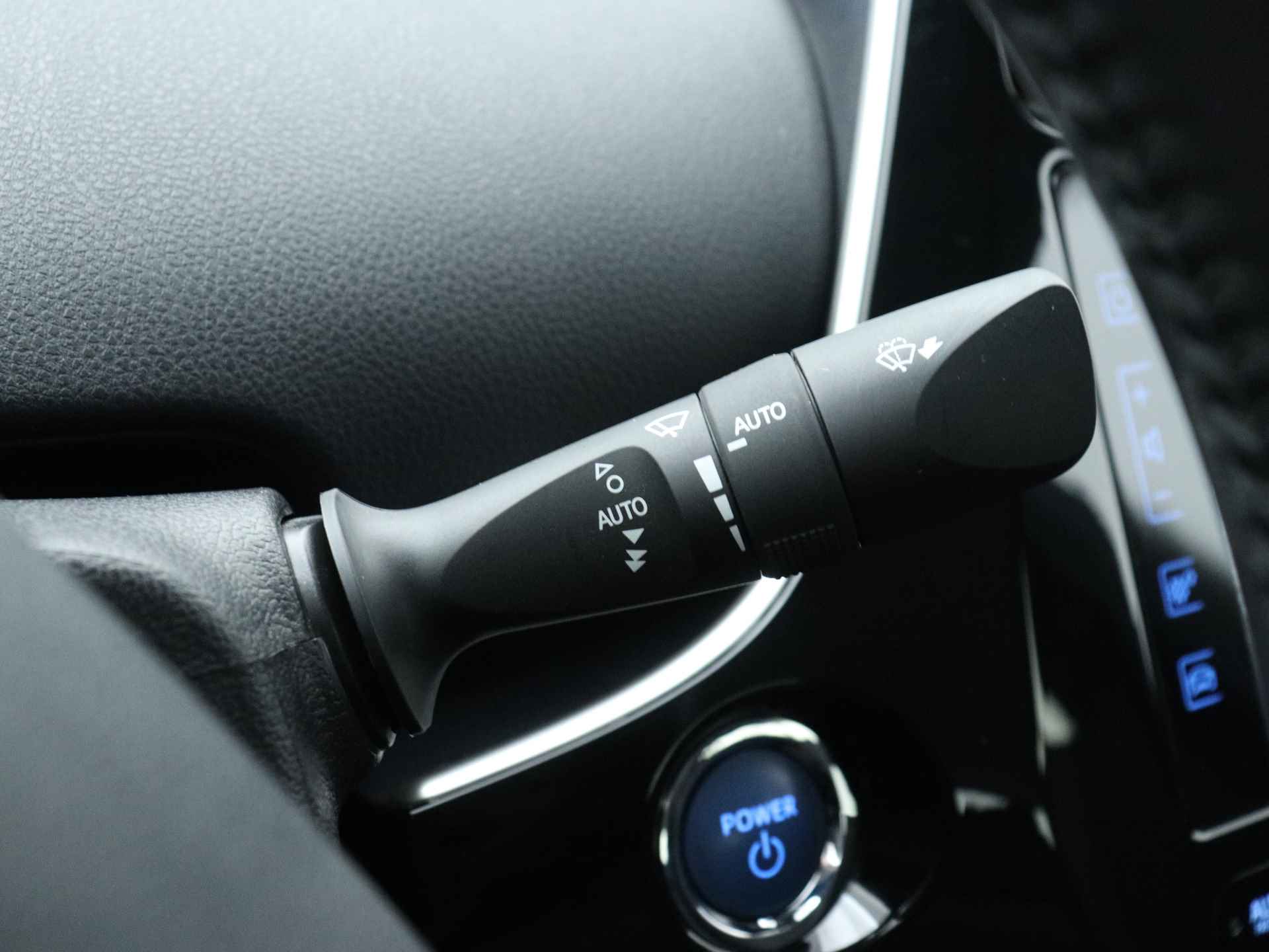 Toyota Prius 1.8 Plug-in Hybrid Dynamic Limited | Navigatie | Camera | LM Velgen | - 25/44
