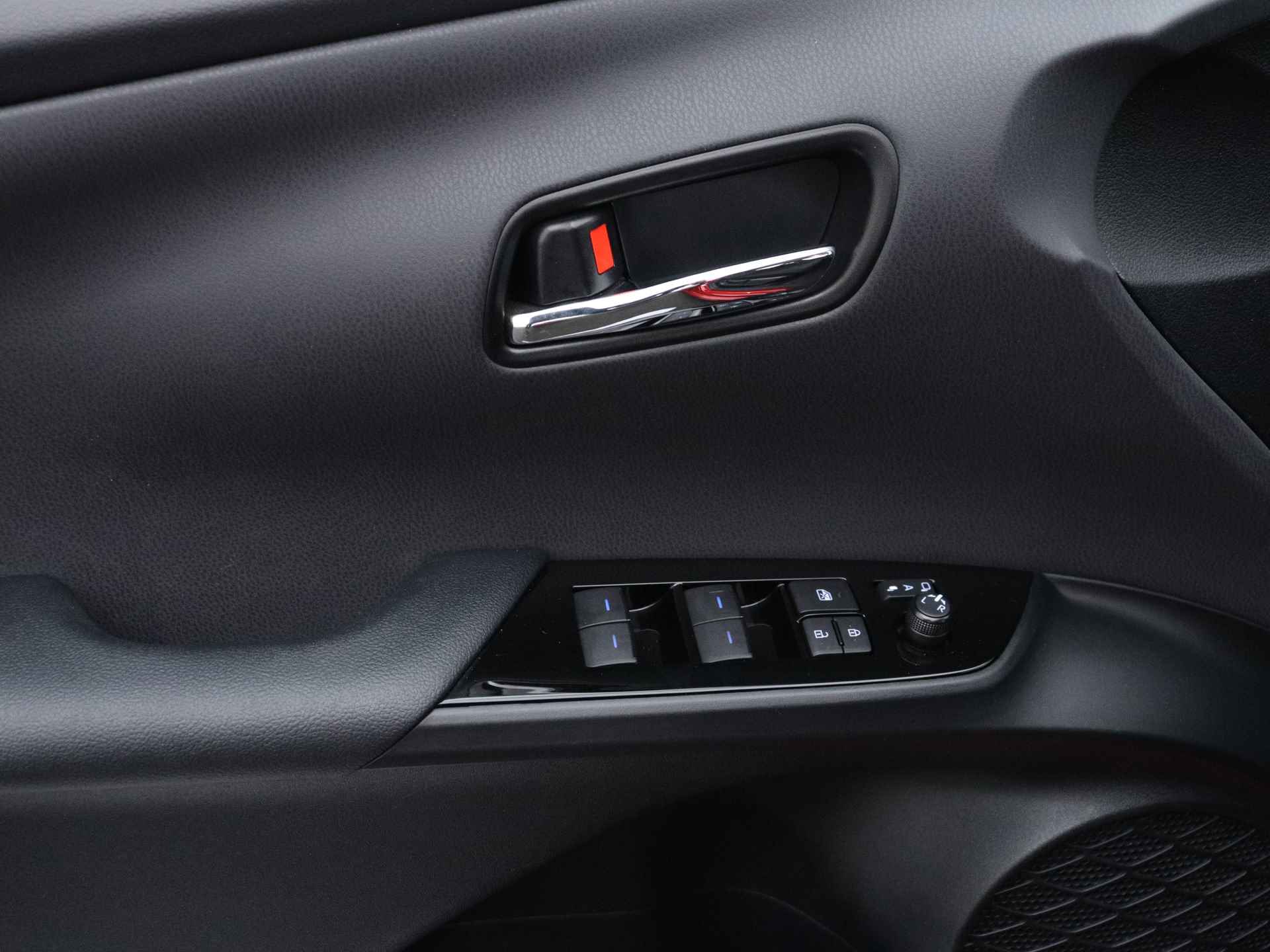 Toyota Prius 1.8 Plug-in Hybrid Dynamic Limited | Navigatie | Camera | LM Velgen | - 33/44