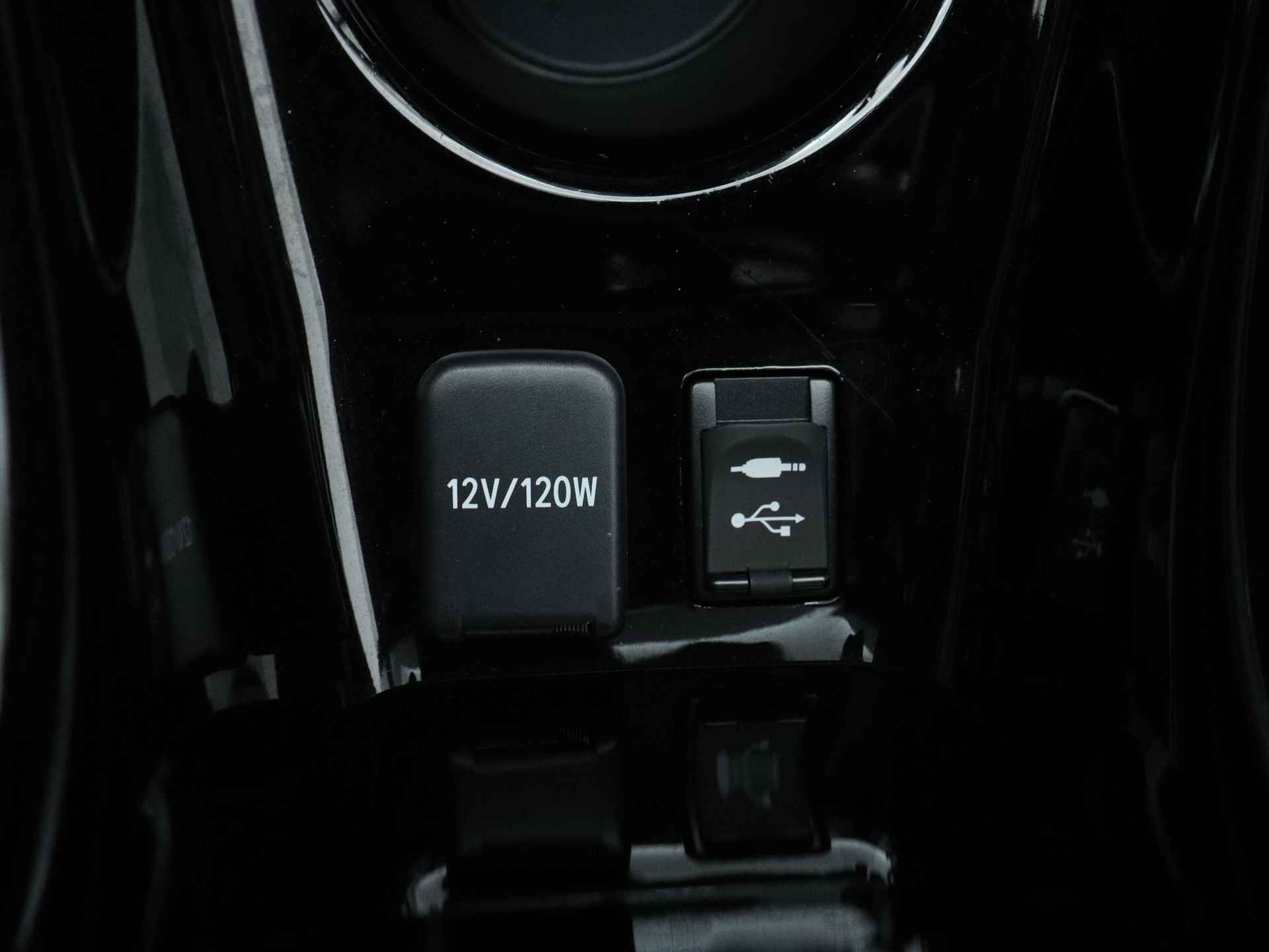 Toyota Prius 1.8 Plug-in Hybrid Dynamic Limited | Navigatie | Camera | LM Velgen | - 35/44