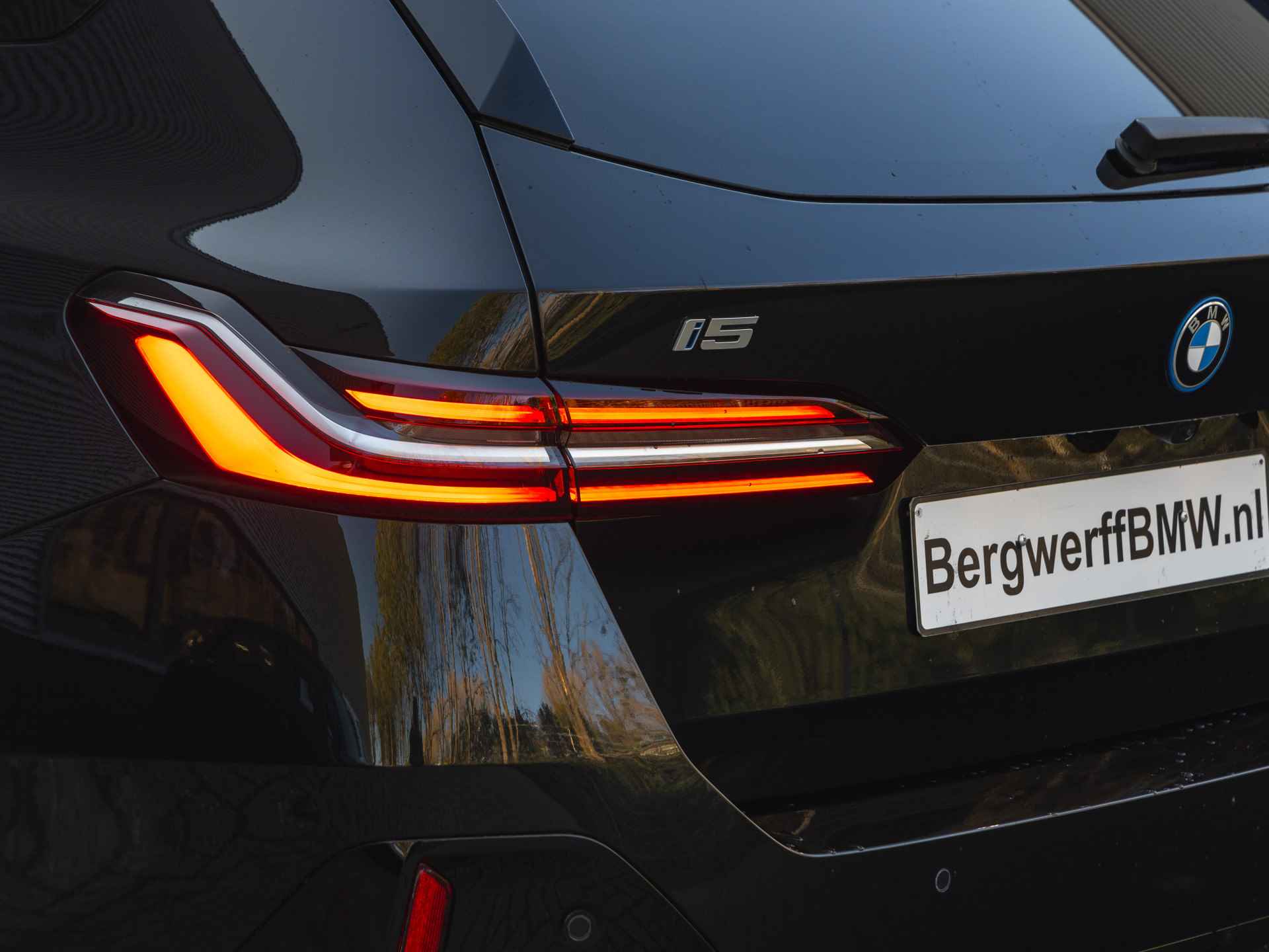 BMW i5 Touring eDrive40 M-Sport - Trekhaak - Driving Ass Prof - Harman-Kardon - Stoelventilatie - 9/43