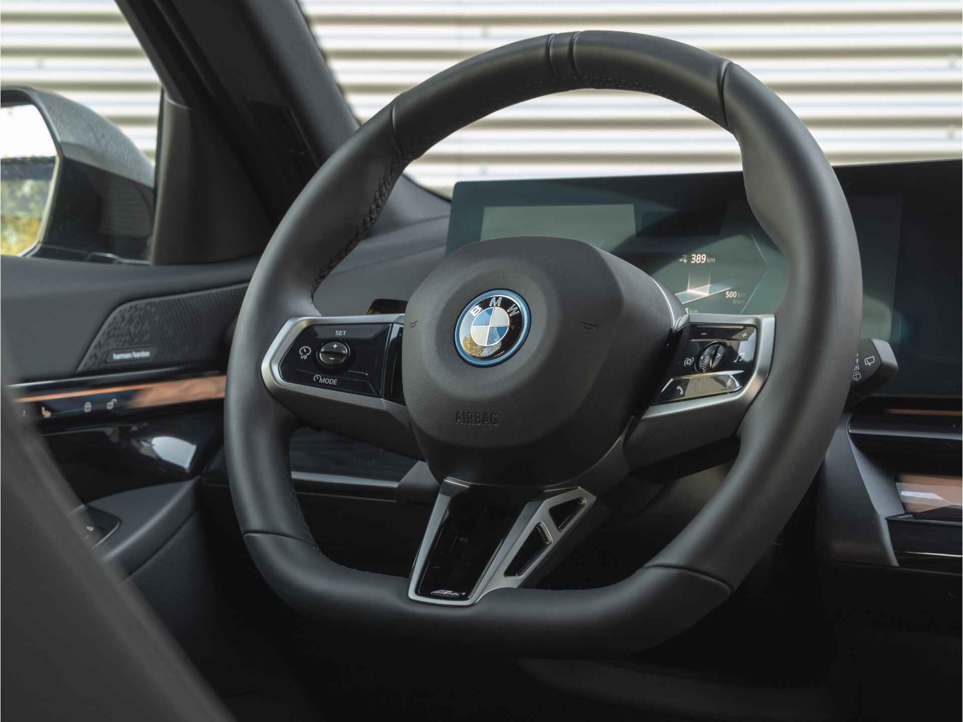 BMW i5 Touring eDrive40 M-Sport - Trekhaak - Driving Ass Prof - Harman-Kardon - Stoelventilatie - 27/43