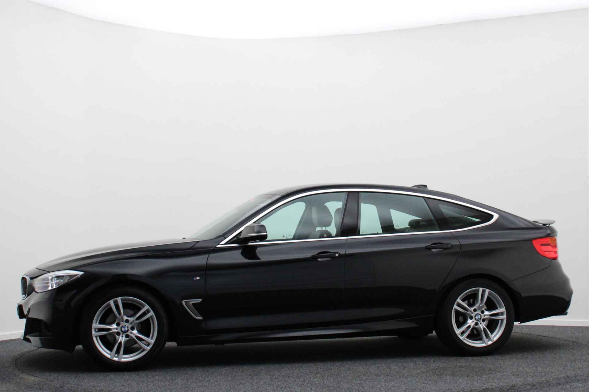 BMW 3-serie Gran Turismo 320i M Sport Edition Automaat Leer, Bi-Xenon, Navigatie, Climate, Cruise, PDC, Trekhaak, 18'' - 8/46