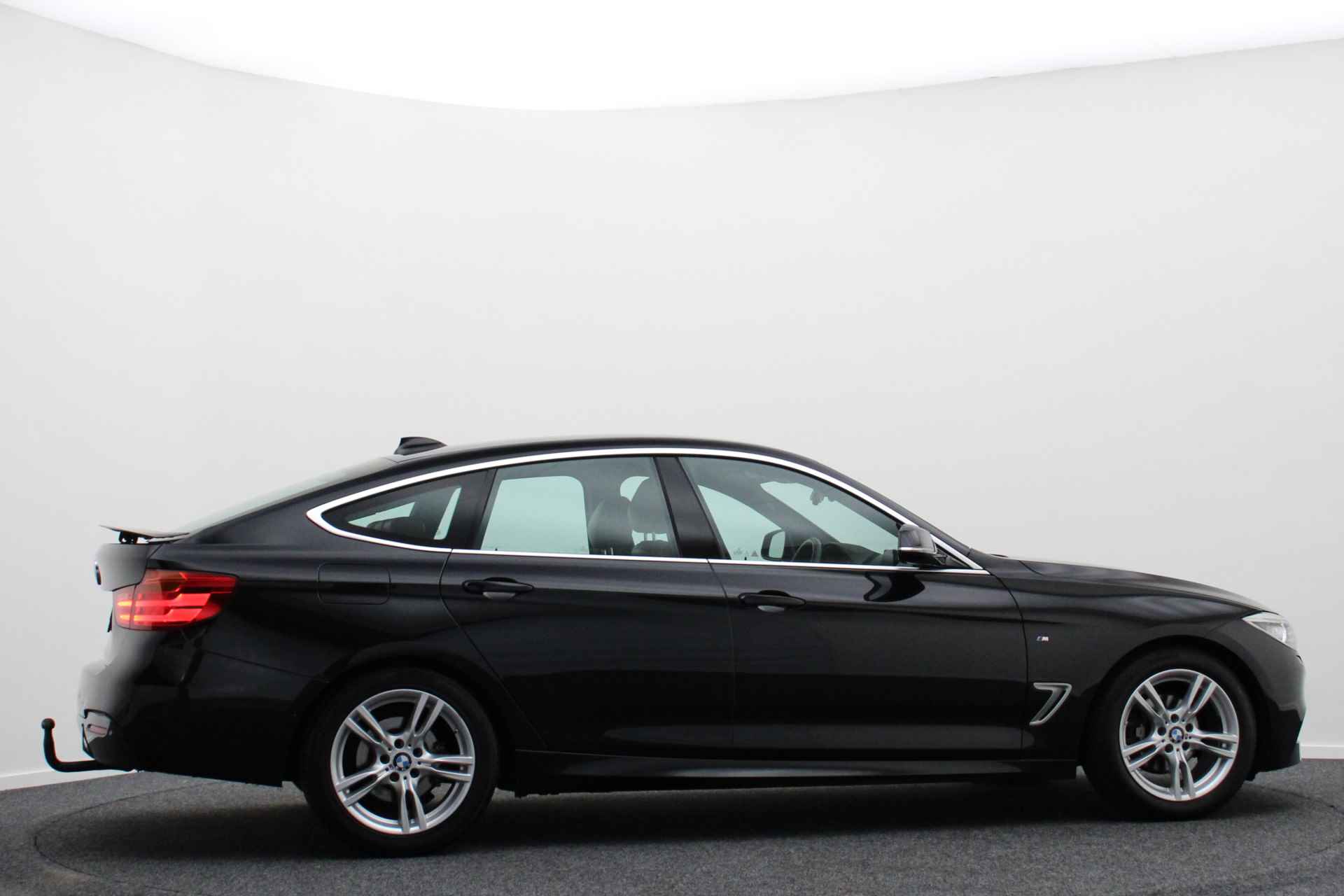 BMW 3-serie Gran Turismo 320i M Sport Edition Automaat Leer, Bi-Xenon, Navigatie, Climate, Cruise, PDC, Trekhaak, 18'' - 9/46