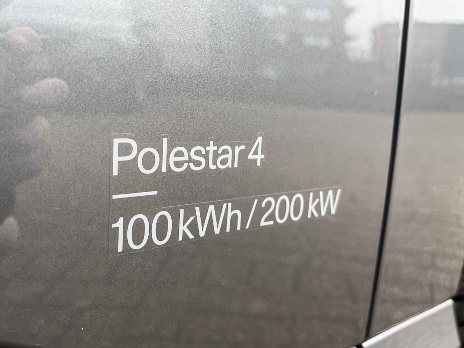 Polestar 4 LRSM 100 kWh | Pilot- Plus- Pro- Pack | Bodypainted Low | Nappa - 40/47