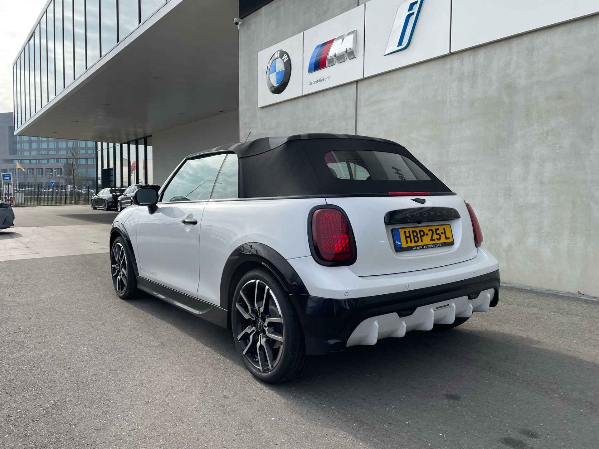 MINI Cabrio 2.0 Cooper S John Cooper Works XL | Pakket XL | Elektrisch verstelbare Stoelen | Harman Kardon | Head-up Display | verwamrde Stoelen | - 3/14