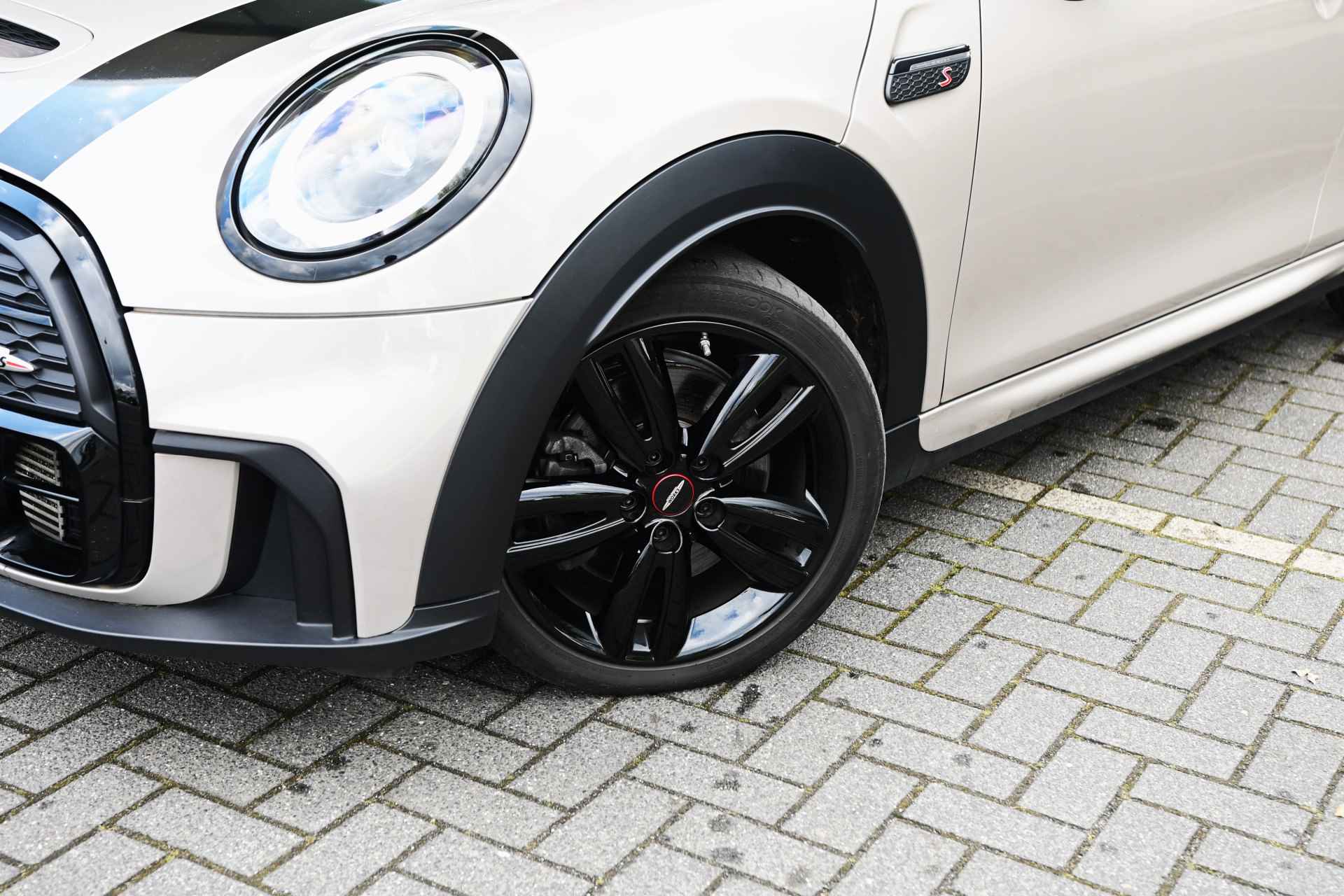 MINI Cabrio Cooper S JCW Automaat / JCW Sportstoelen / Comfort Access / Adaptief onderstel / Cruise Control / Verwarmd Stuurwiel - 23/26