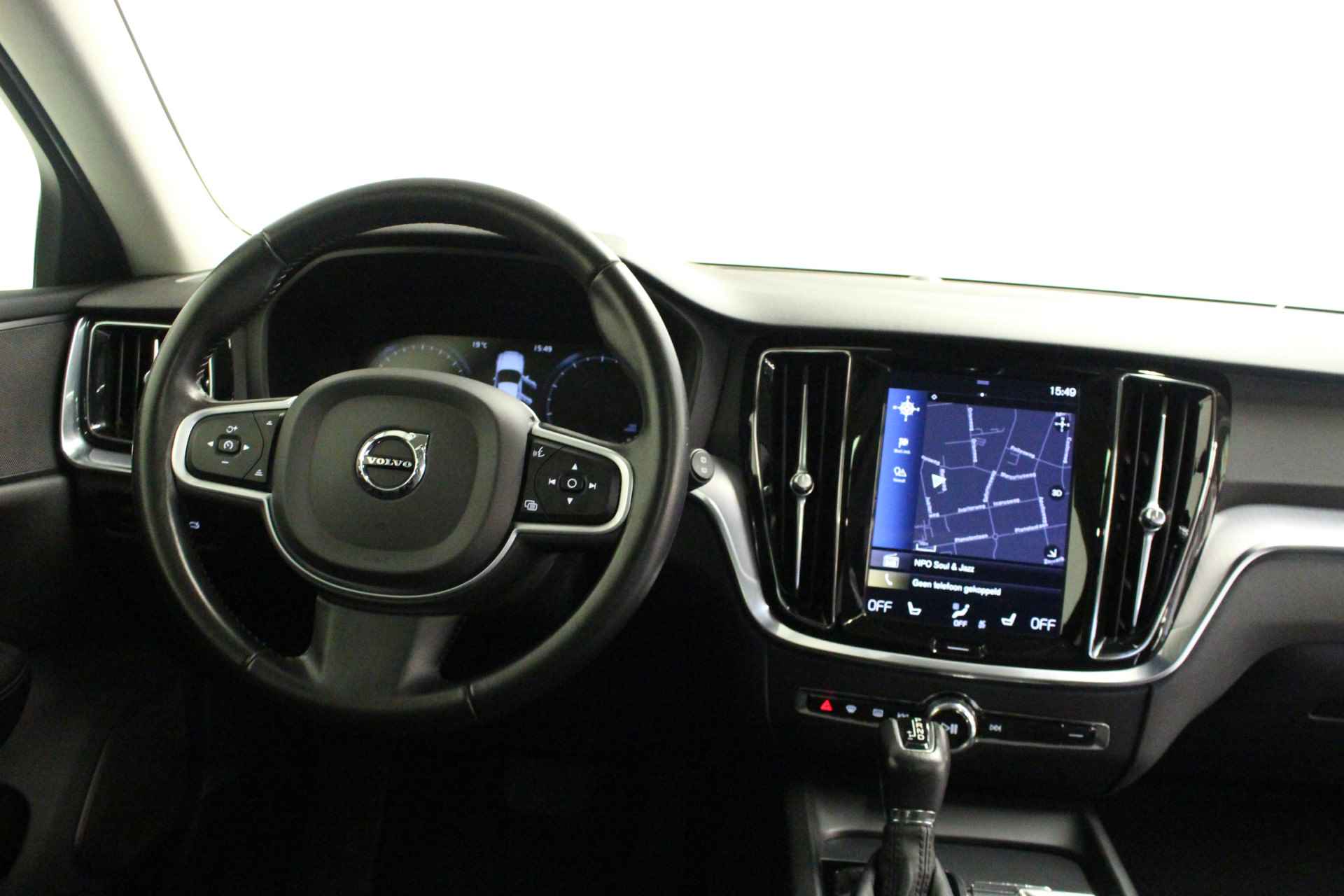 Volvo V60 T5 Momentum Pro | Trekhaak | Pano dak | Camera | Leder | - 17/27